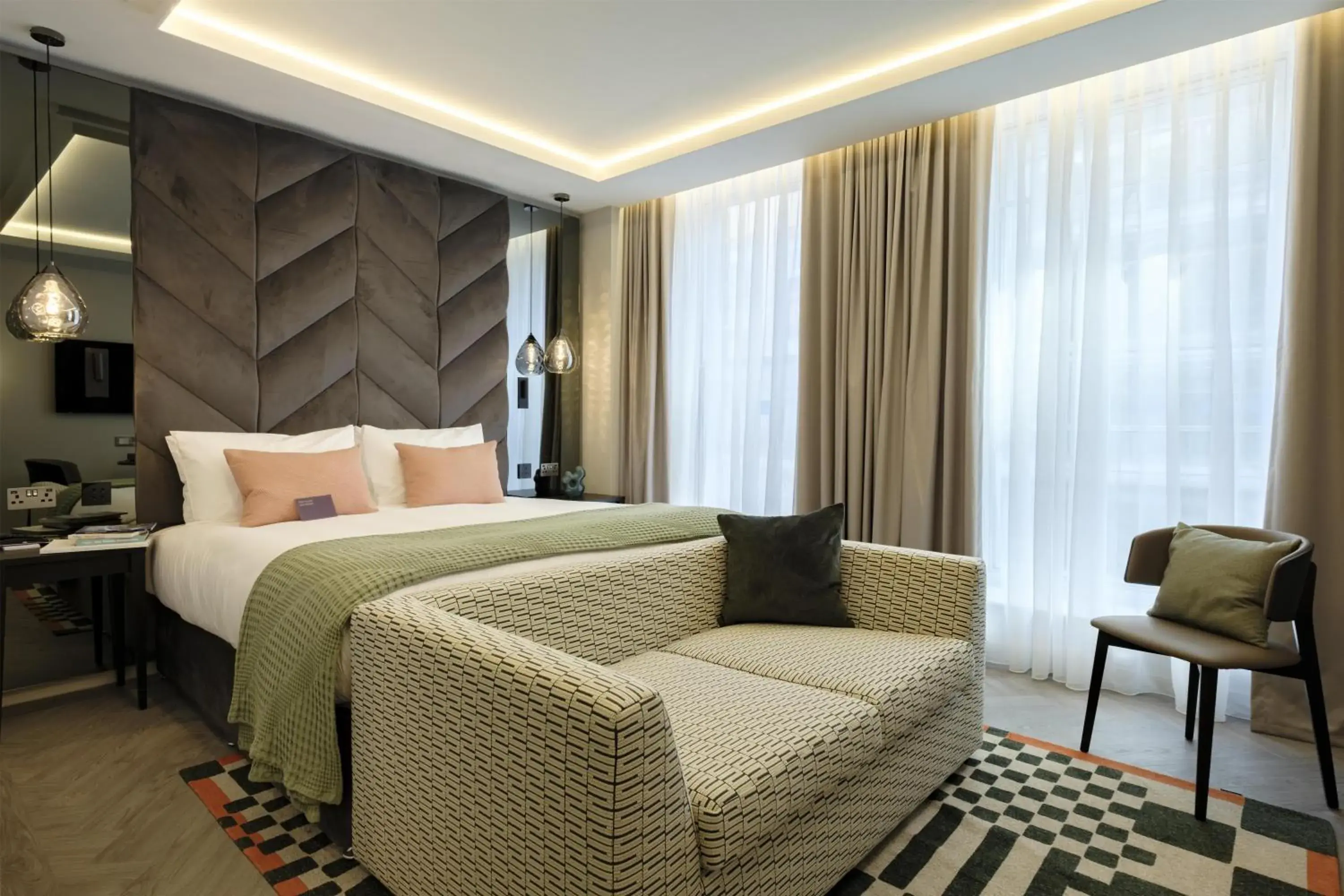 Photo of the whole room, Bed in The Wellington Glasgow by Adina Photo of the whole room, Bed in The Wellington Glasgow by Adina