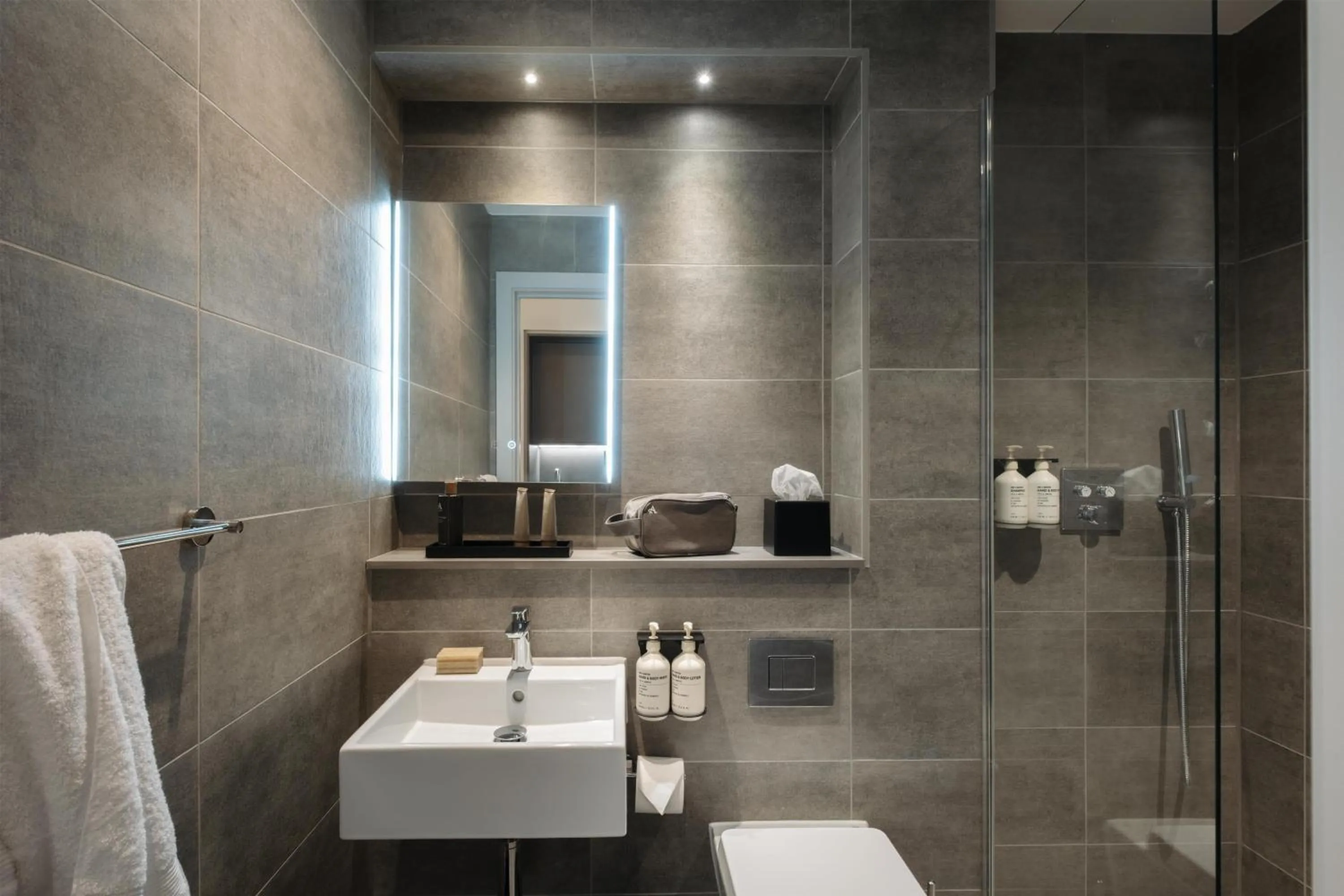 Bathroom in The Wellington Glasgow by Adina