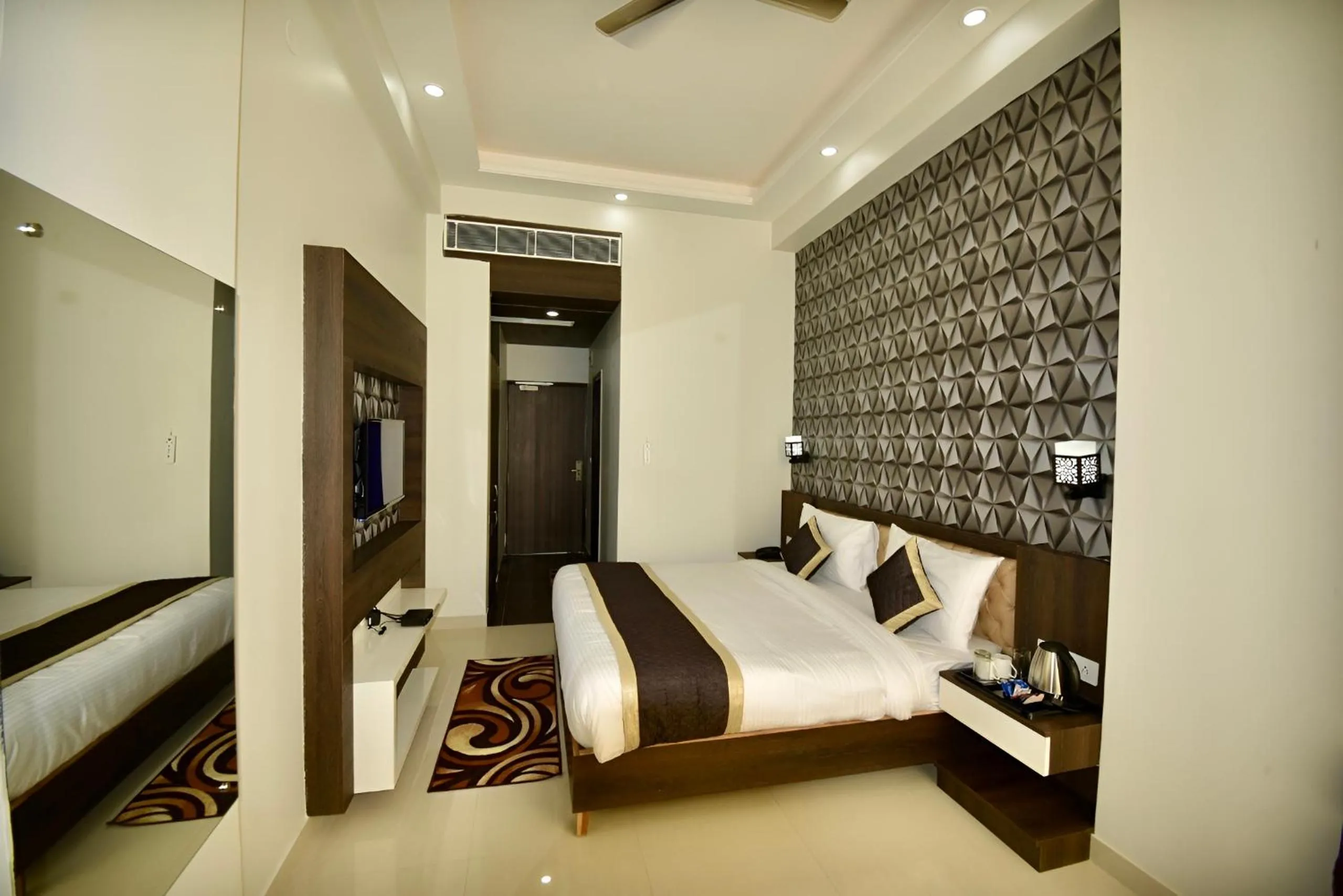 Photo of the whole room in Indra Palace