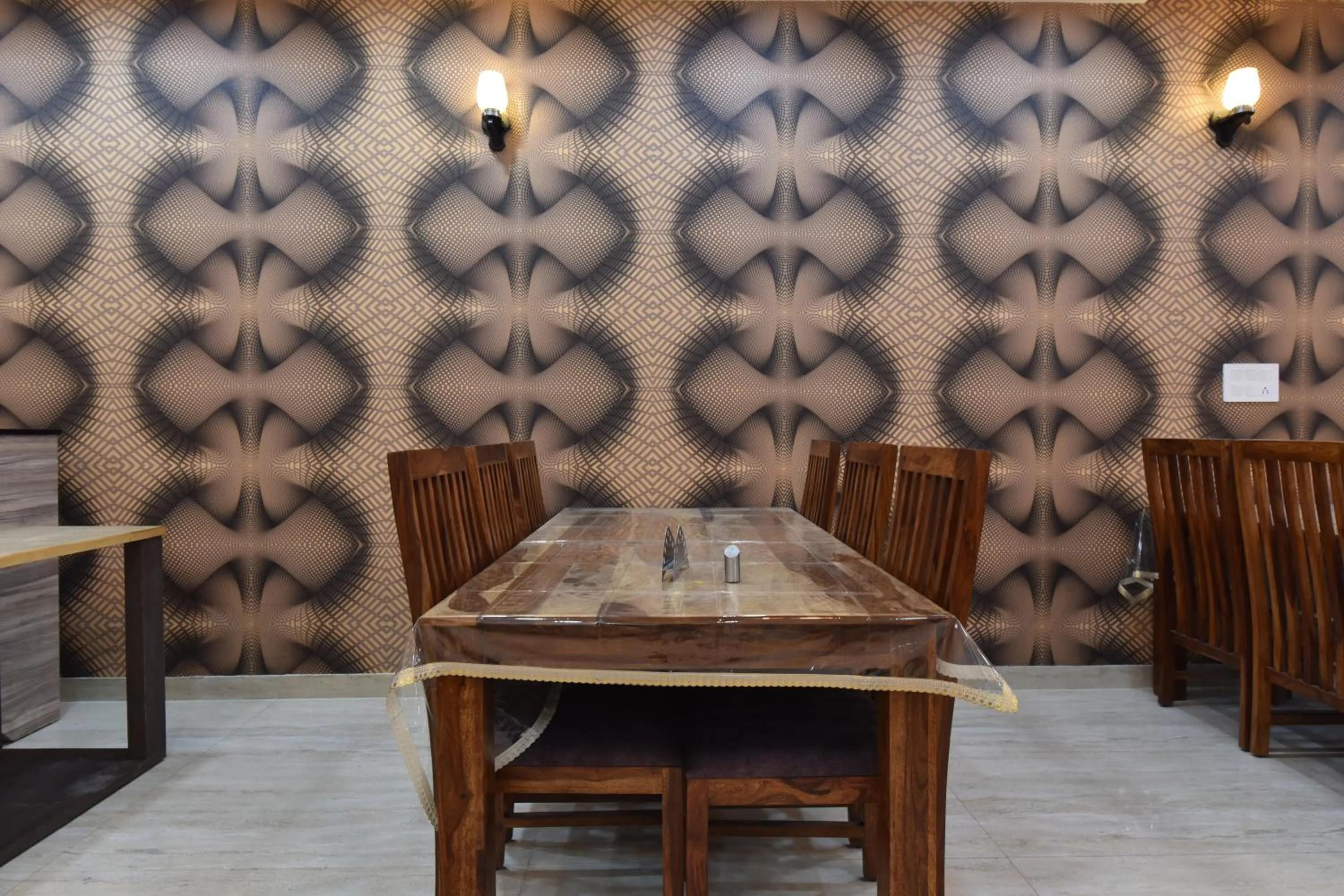 Restaurant/places to eat in Indra Palace