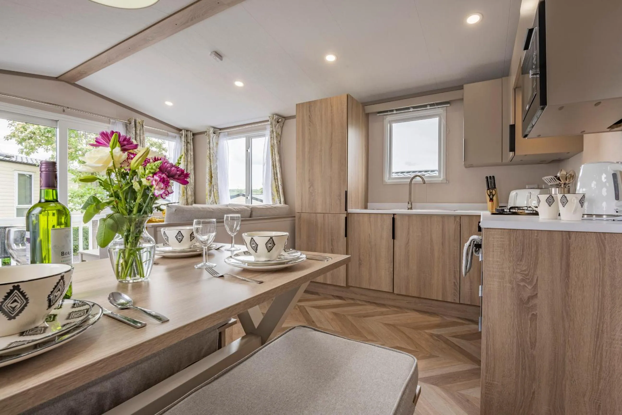 Kitchen or kitchenette in Tan Rallt Holiday Park & Spa