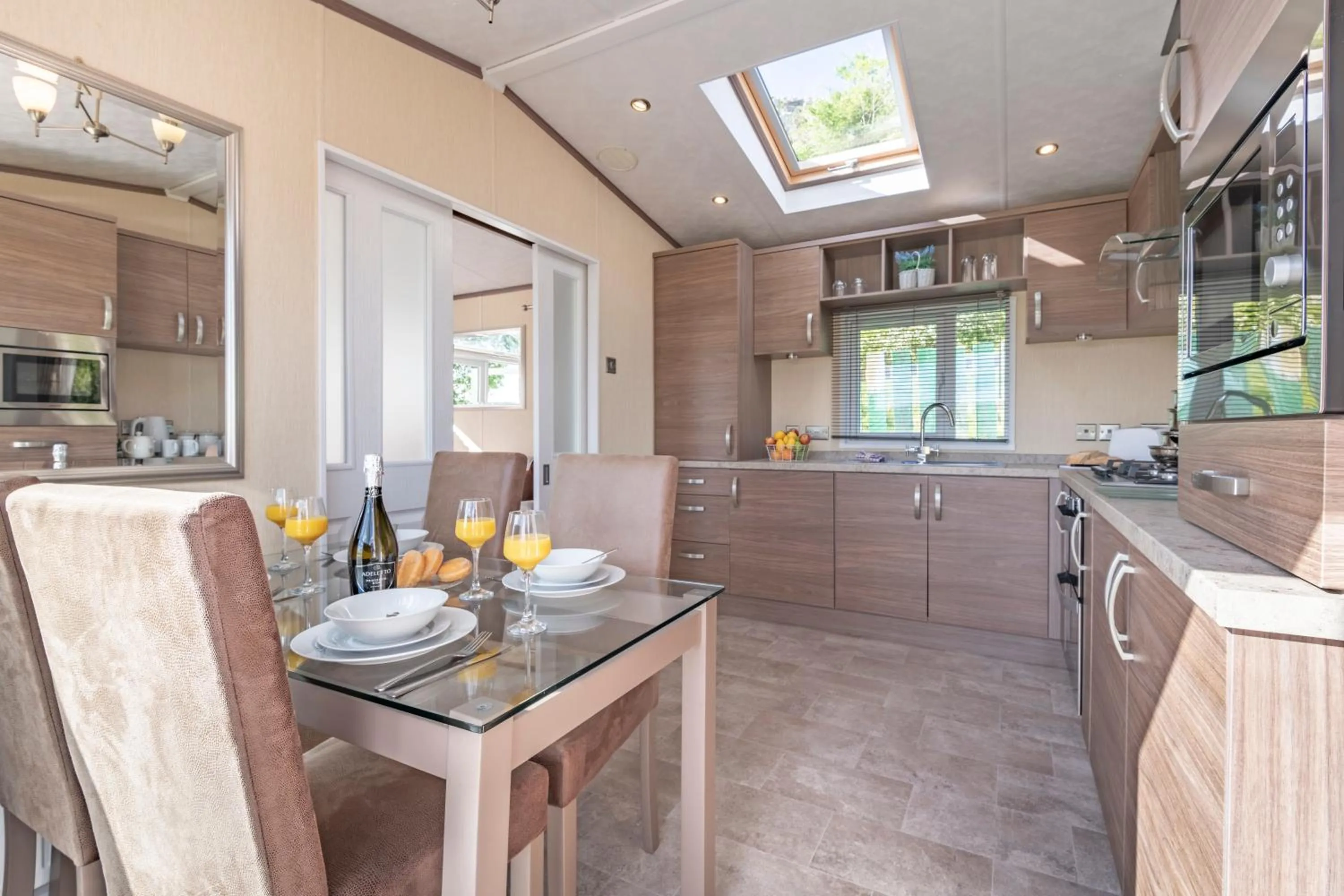 Kitchen or kitchenette in Tan Rallt Holiday Park & Spa