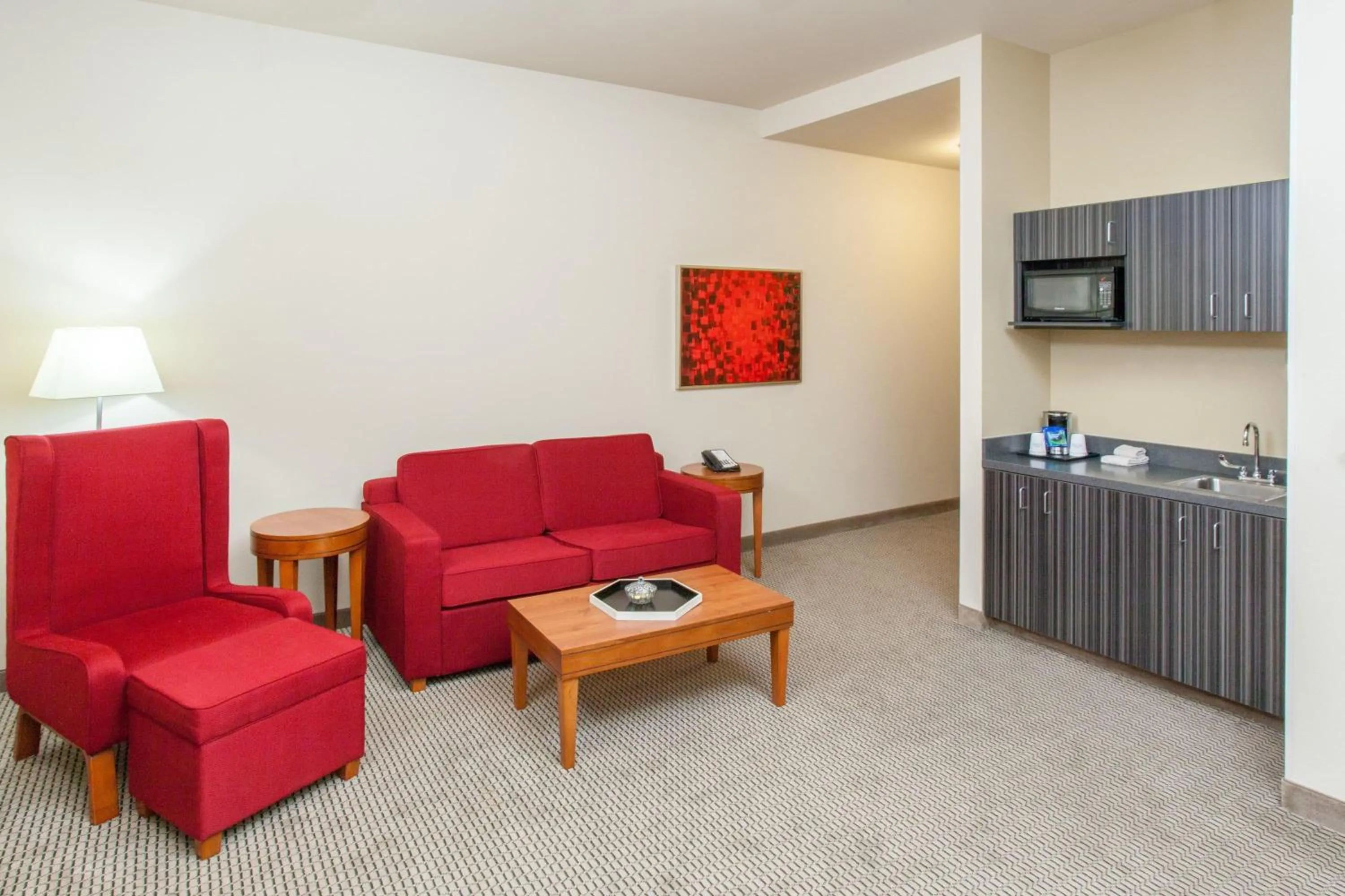Photo of the whole room in Baymont by Wyndham Grand Forks