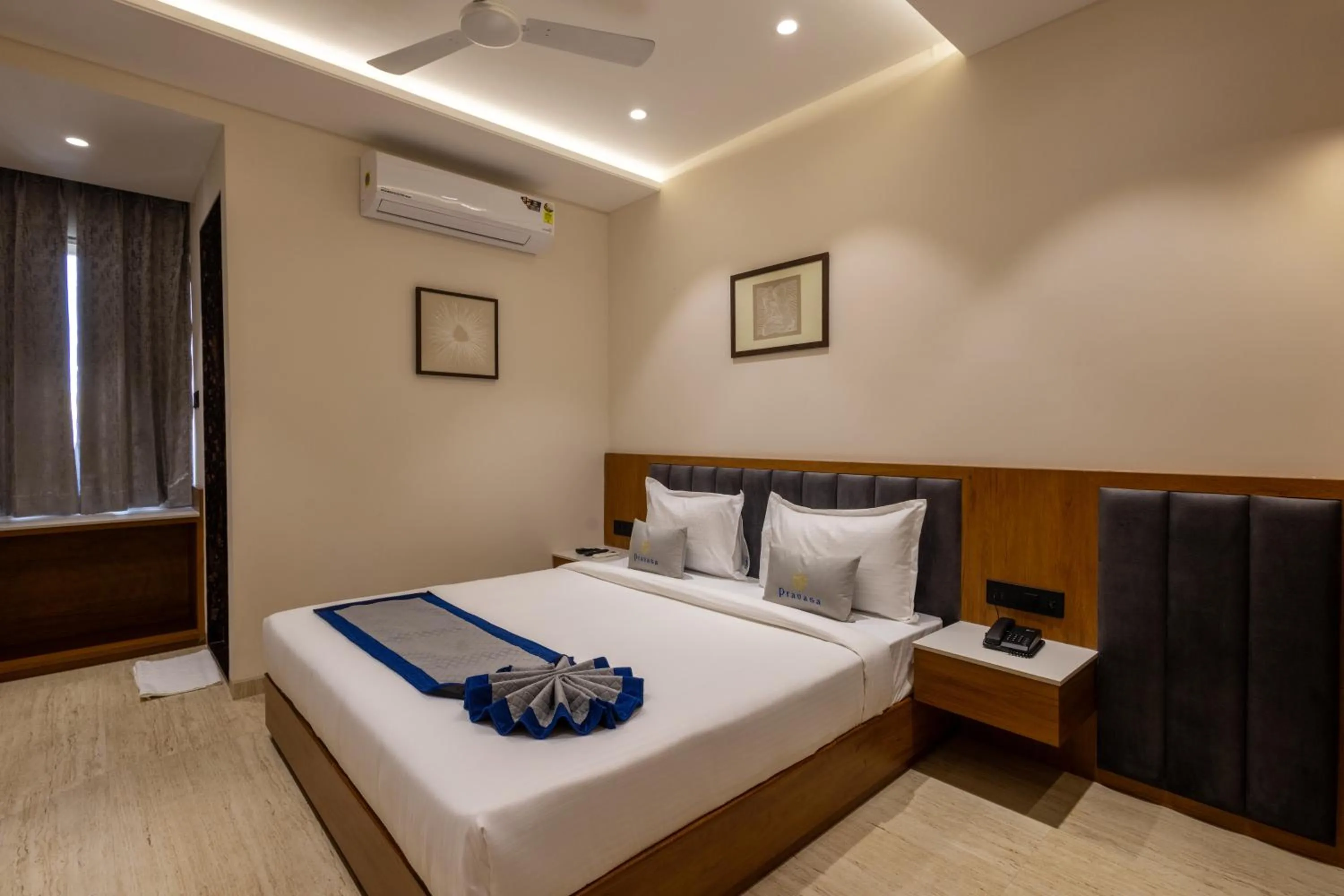 Pravasa Stay, Bapat Square