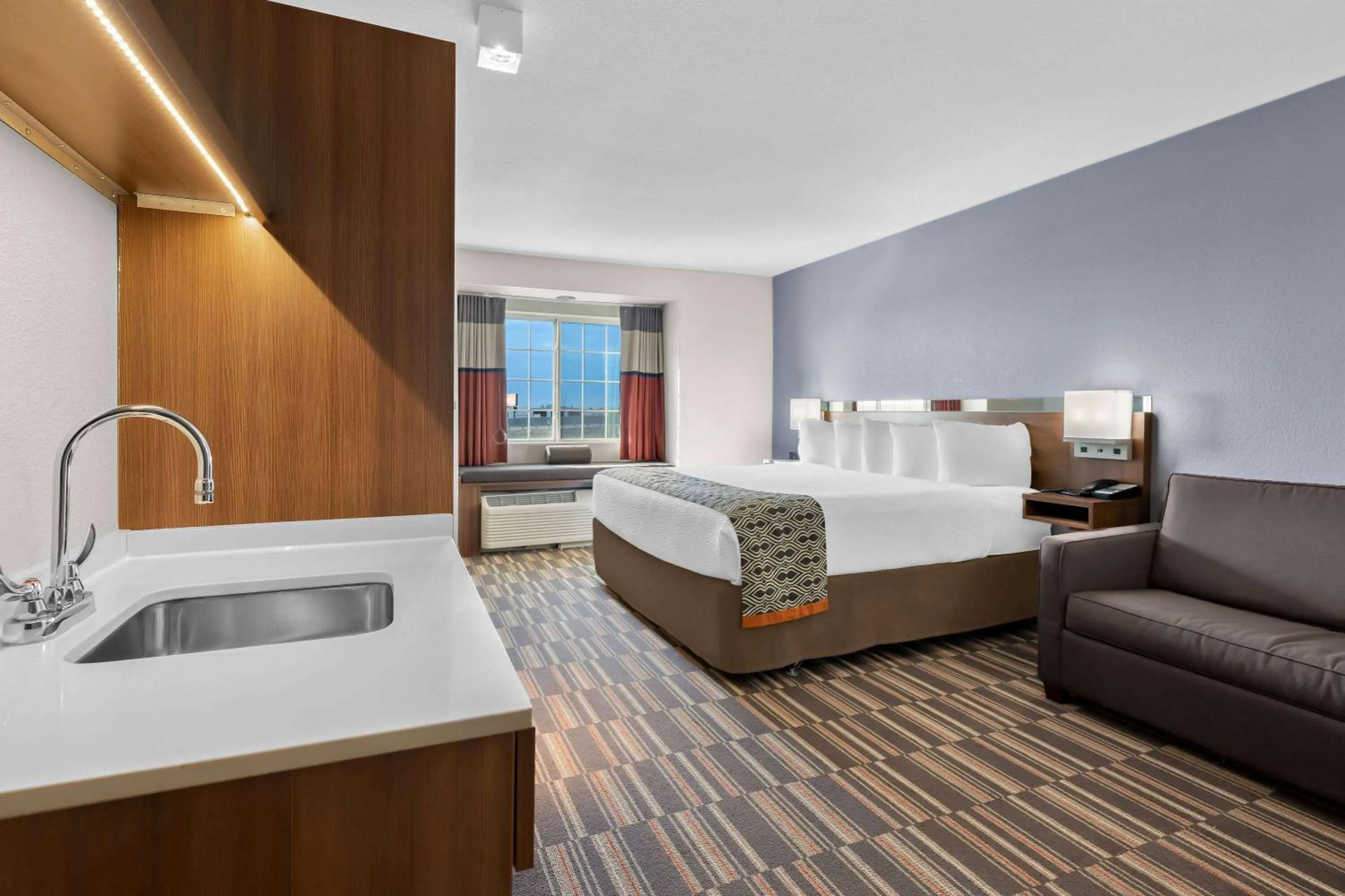 Photo of the whole room, Bed in Microtel Inn & Suites by Wyndham Sweetwater