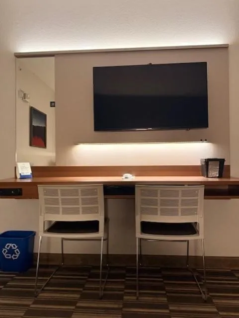 Microtel Inn & Suites by Wyndham Altoona