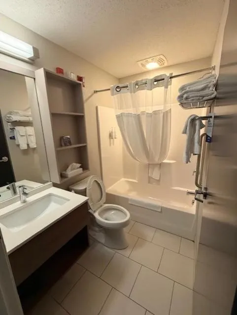 Microtel Inn & Suites by Wyndham Altoona