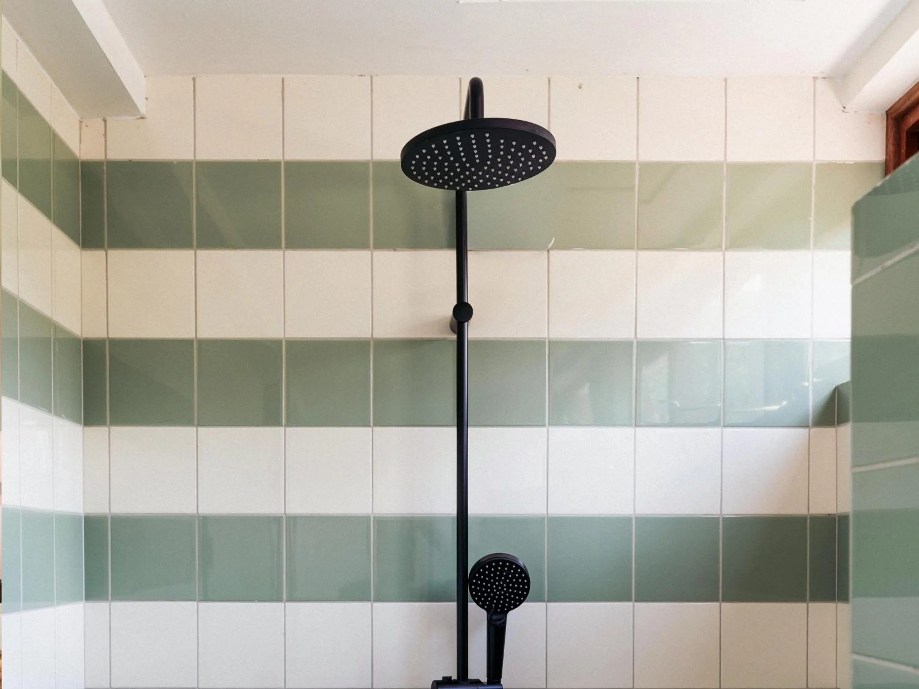 Shower in Céline & Lolo