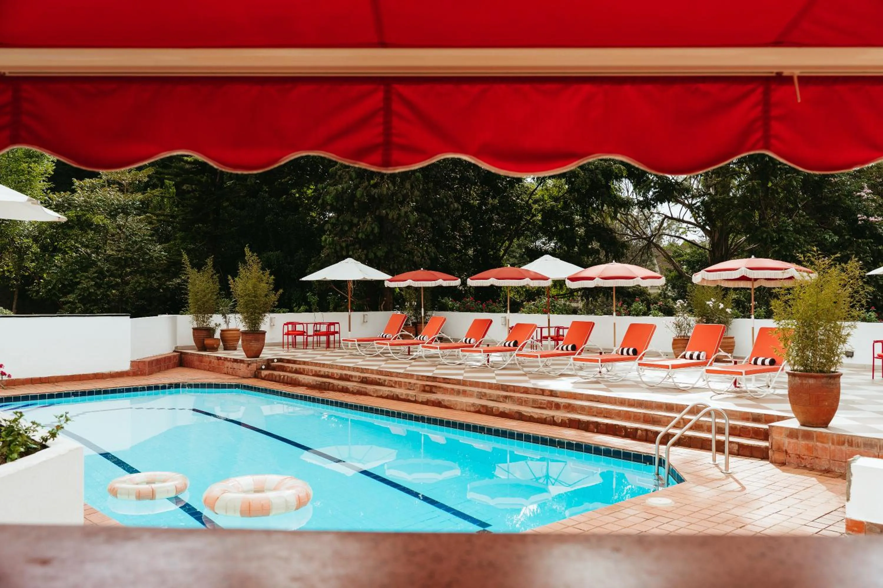 Swimming pool in Céline & Lolo