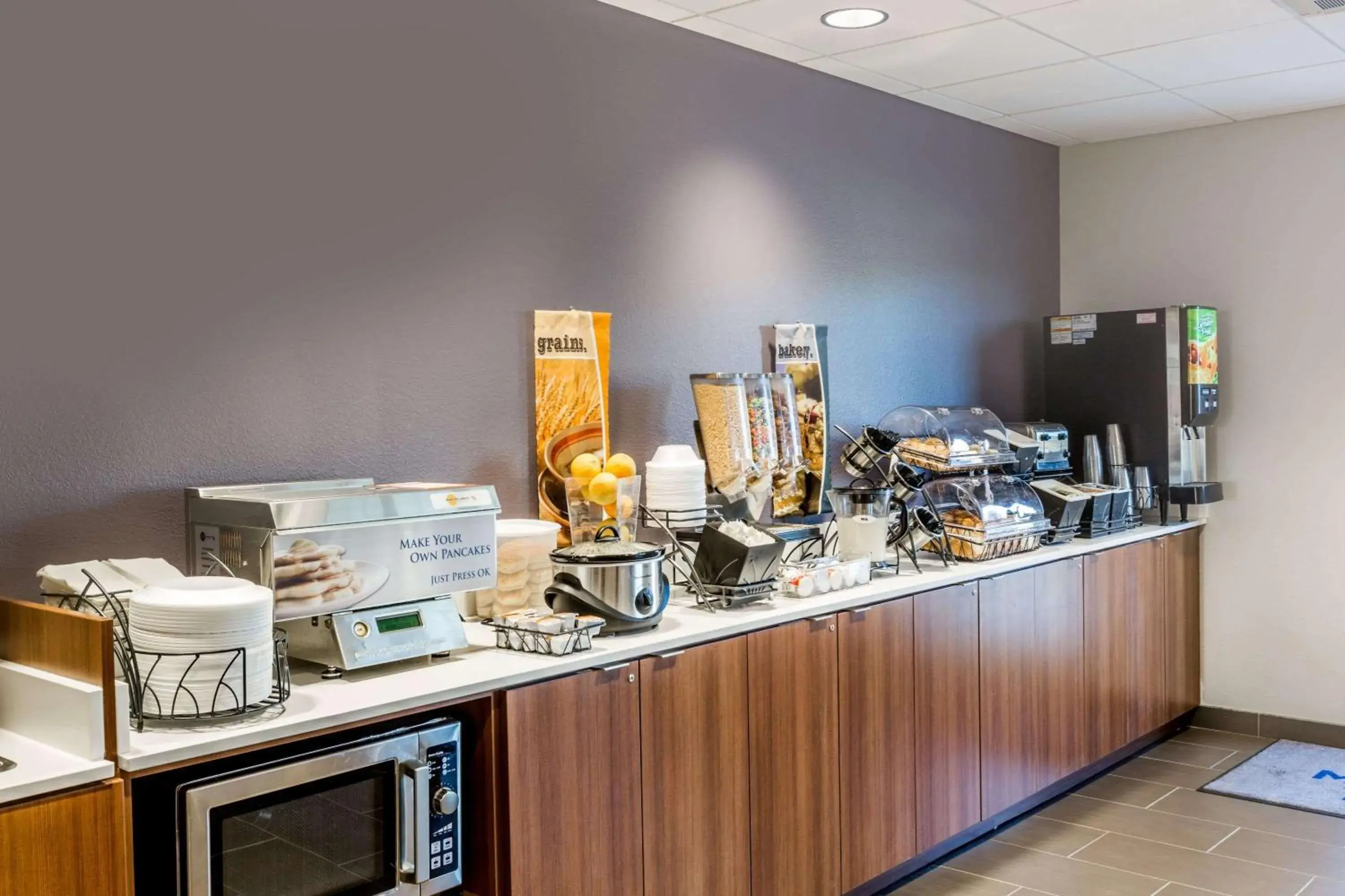 Restaurant/places to eat in Microtel Inn & Suites by Wyndham Tioga Restaurant/places to eat in Microtel Inn & Suites by Wyndham Tioga