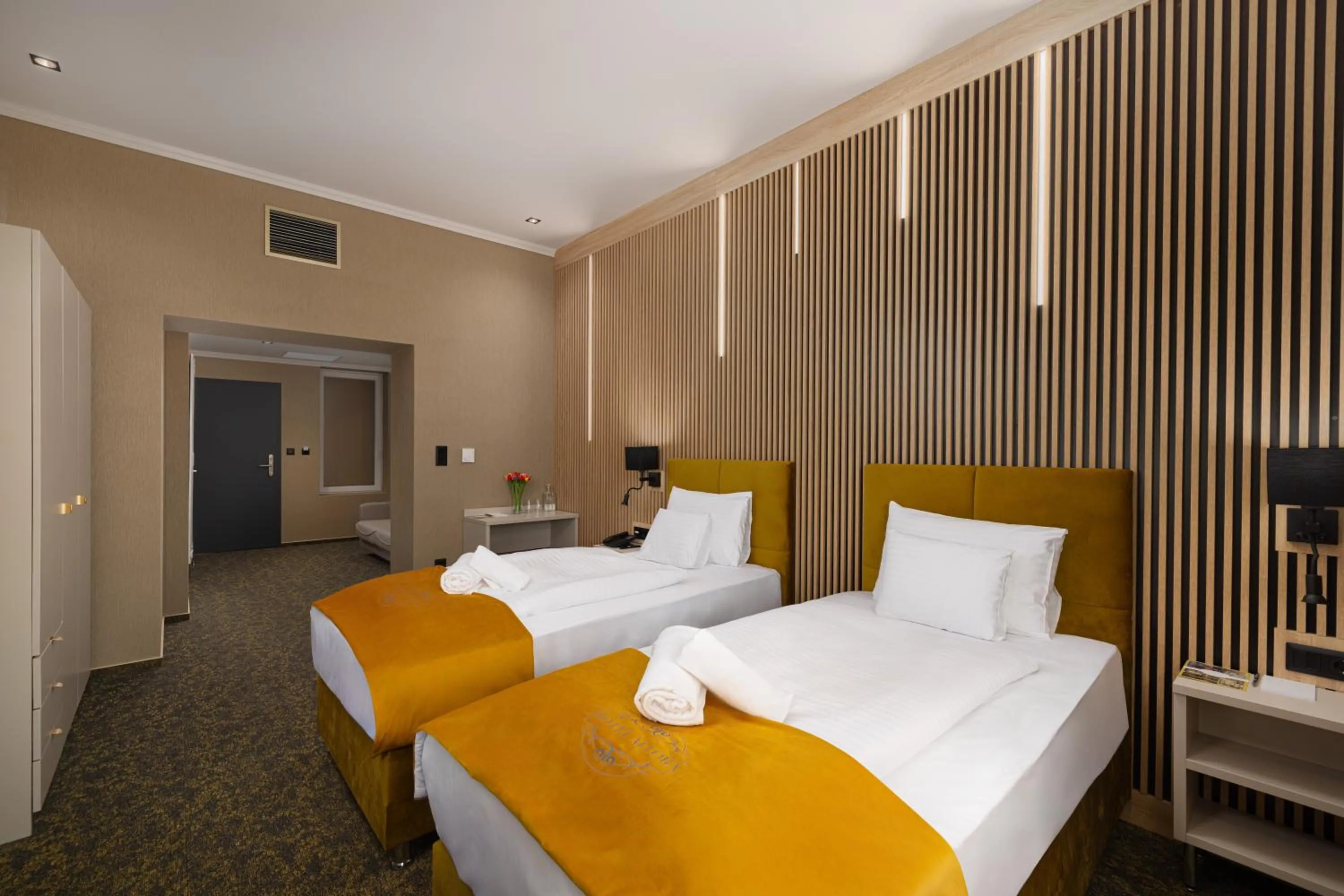 Standard Twin Room in Hotel Allora
