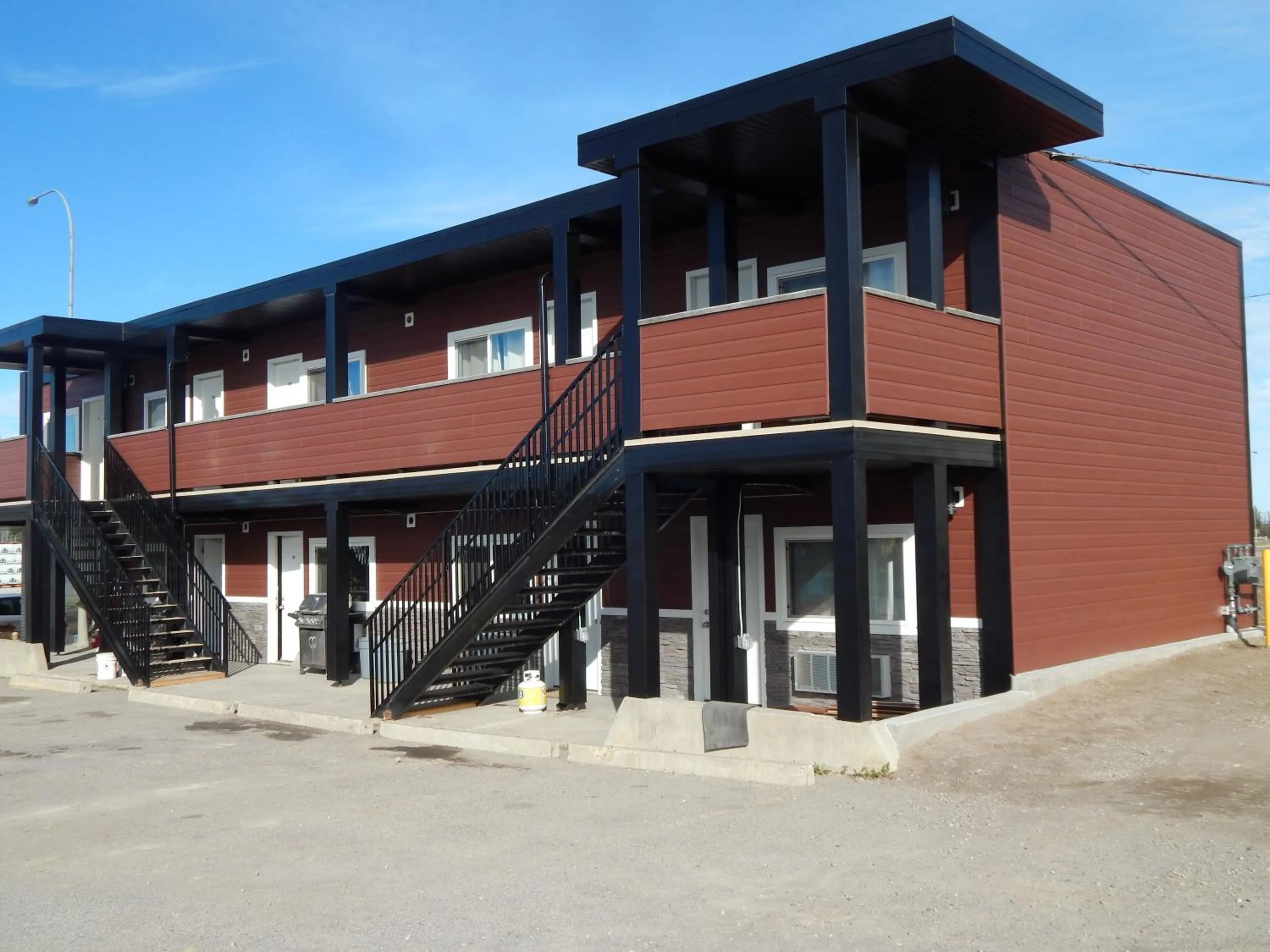 Property building in Hinton Highway Inn