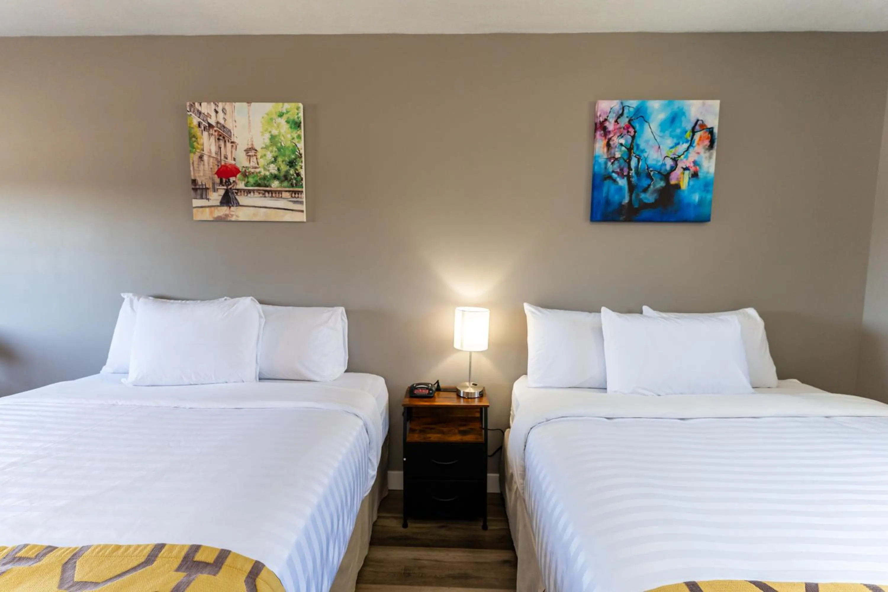 Decorative detail, Bed in Hinton Highway Inn