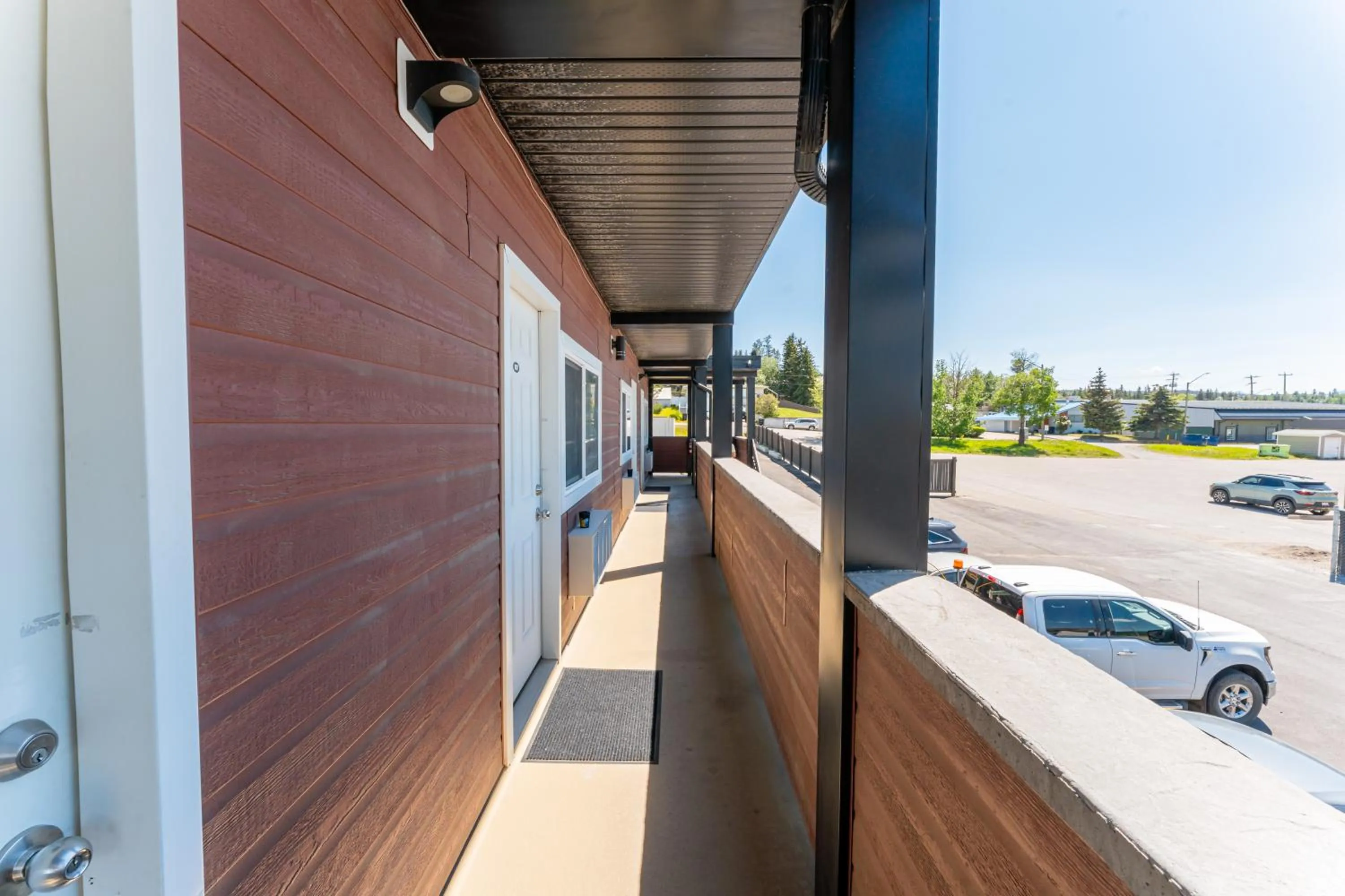 Property building in Hinton Highway Inn