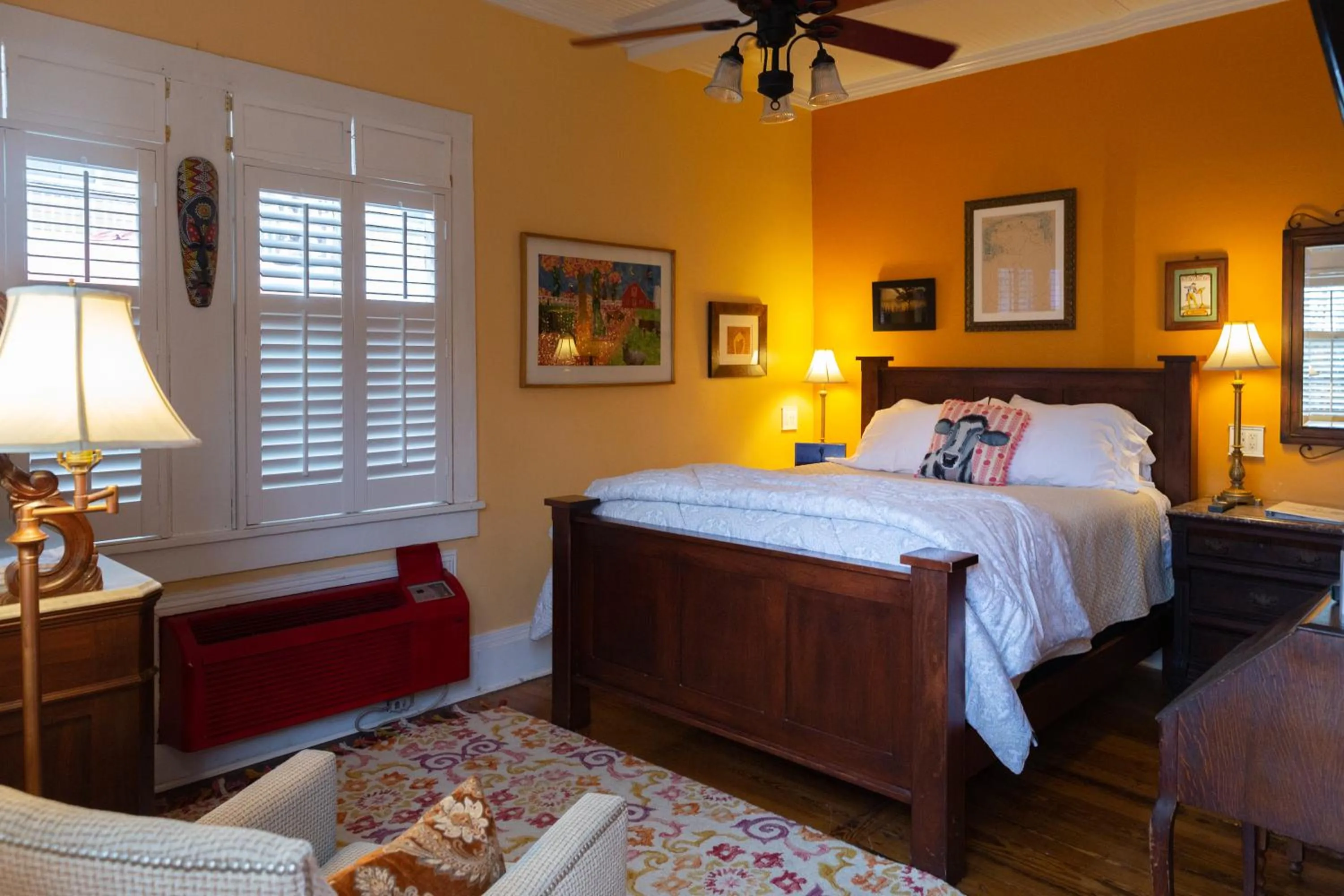 Bed in The Blue60 Marigny Inn