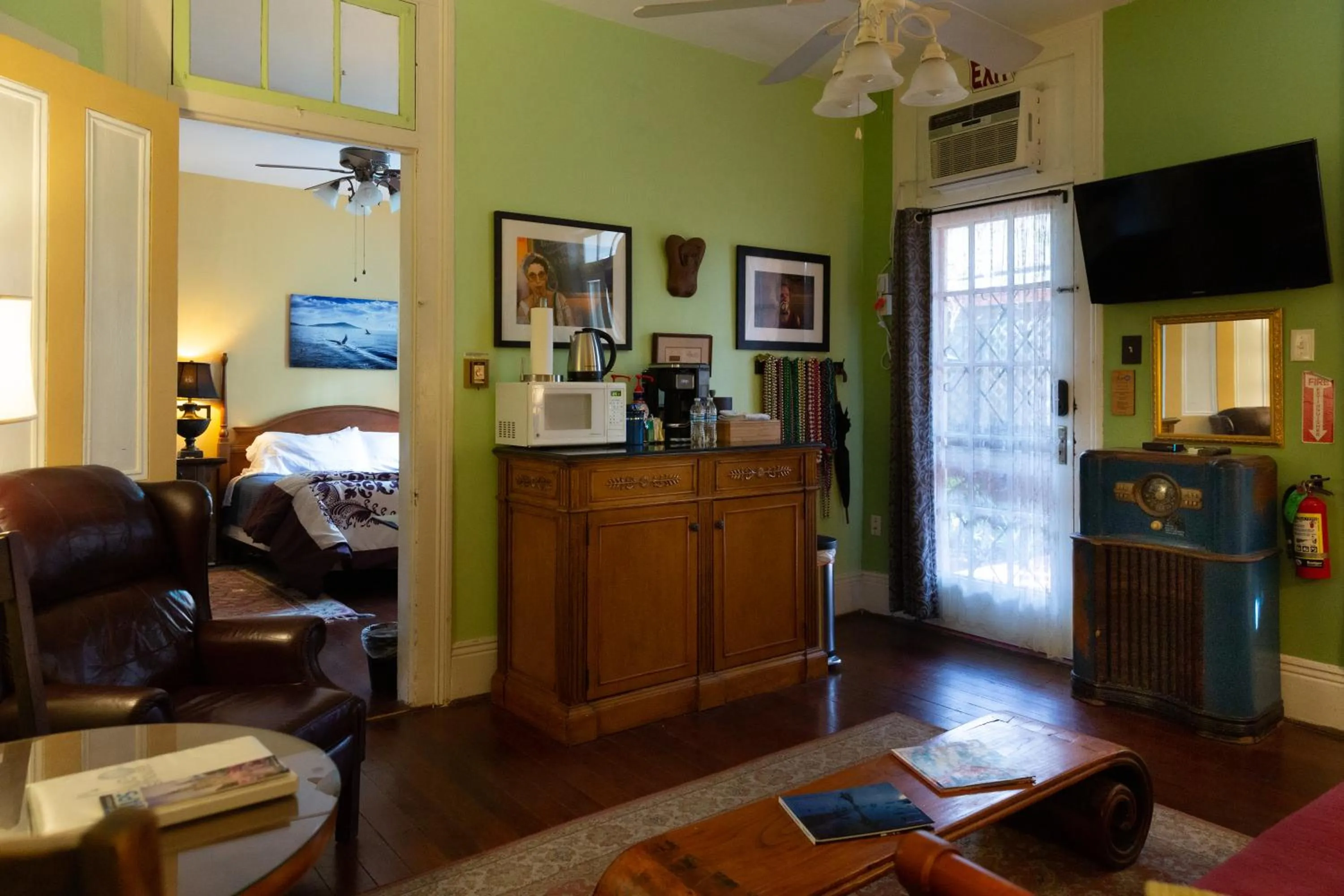 Kitchen or kitchenette in The Blue60 Marigny Inn