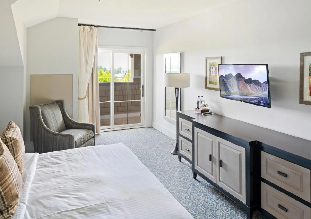 Bedroom, Bed in The Inn at Chesapeake Bay Beach Club