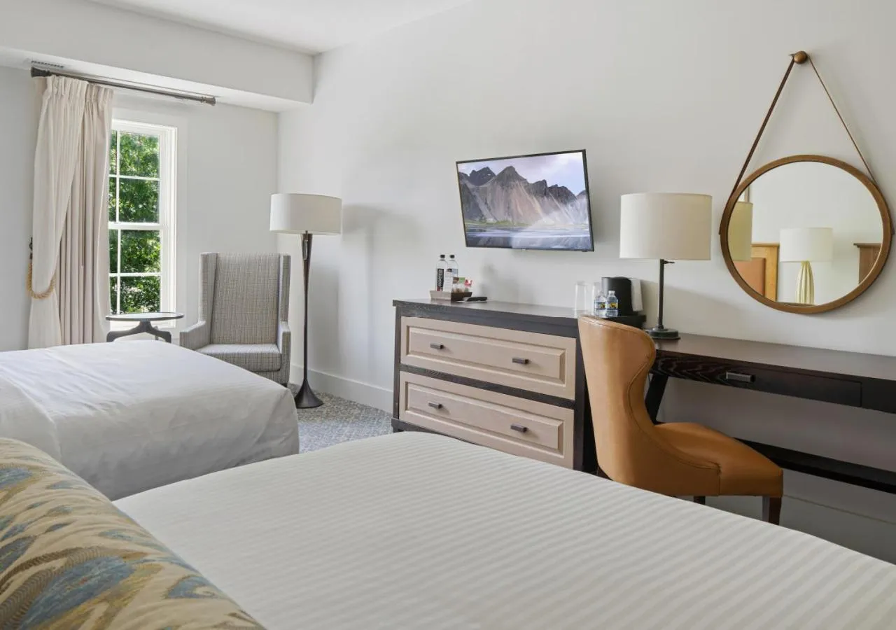 Bedroom, Bed in The Inn at Chesapeake Bay Beach Club