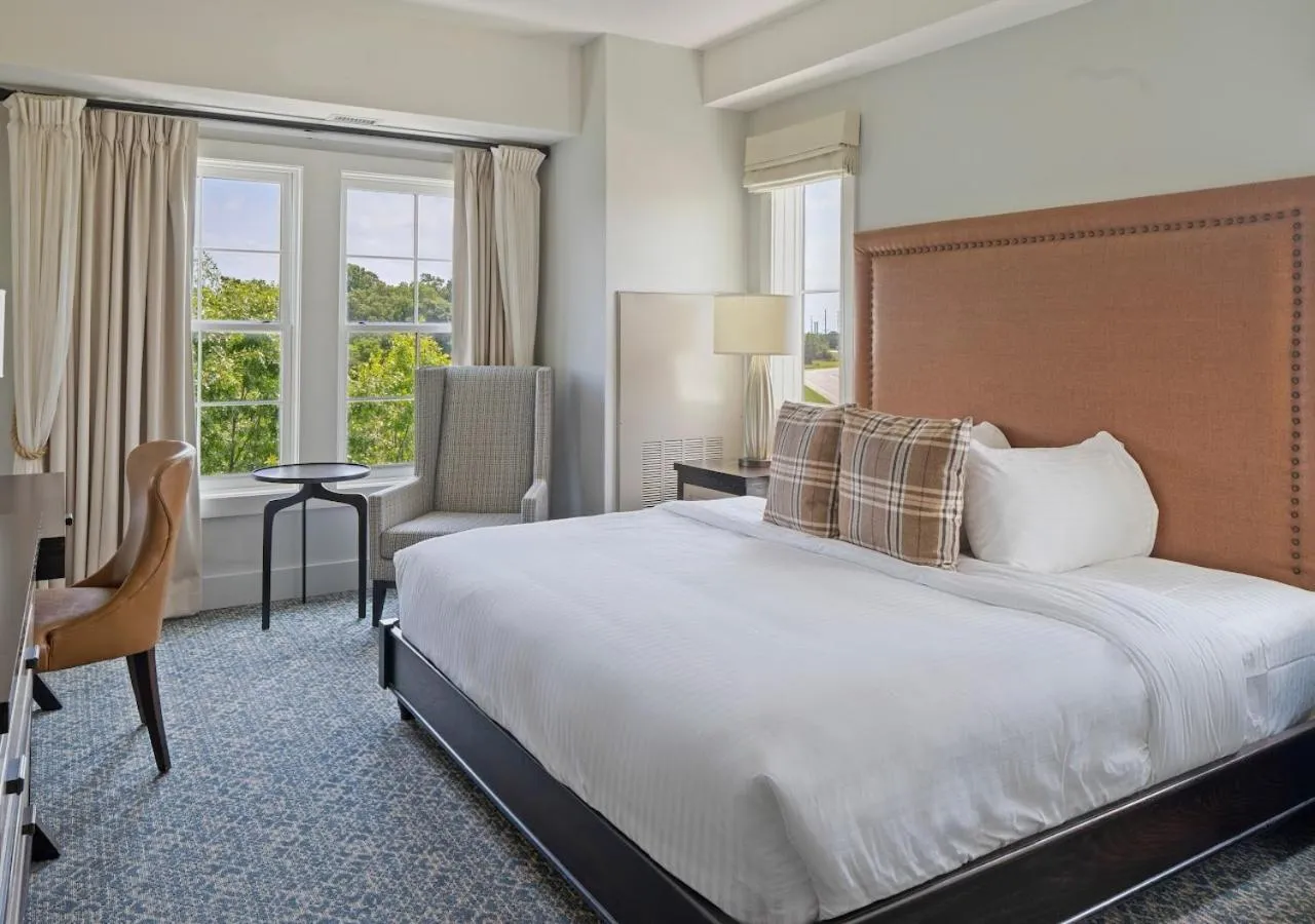 Bedroom, Bed in The Inn at Chesapeake Bay Beach Club
