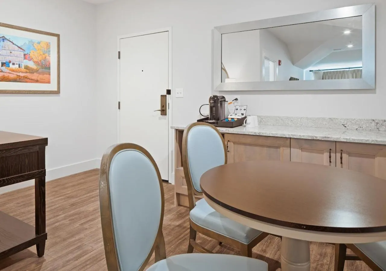 Seating area in The Inn at Chesapeake Bay Beach Club