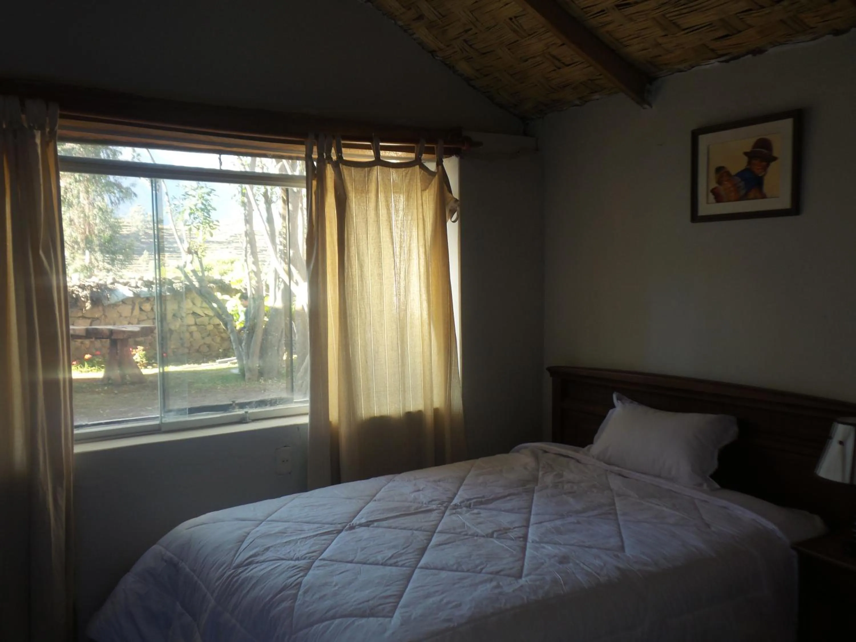 Photo of the whole room, Bed in La Casa de Santiago Hotel