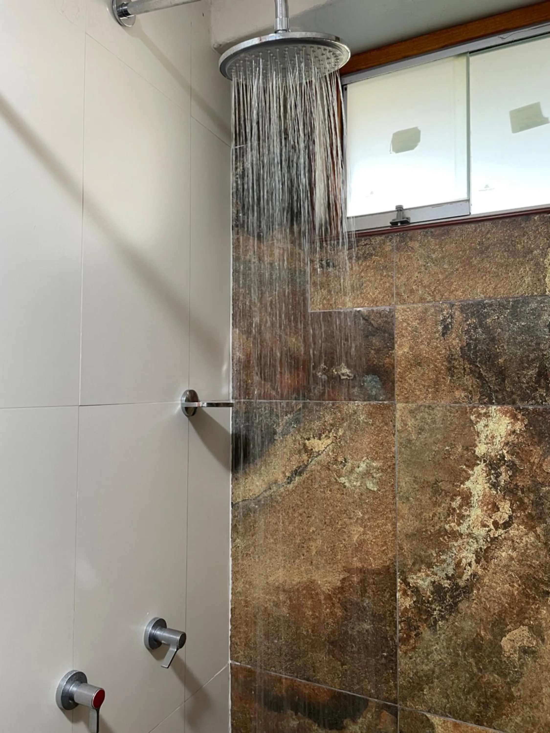 Shower in La Casa de Santiago Hotel