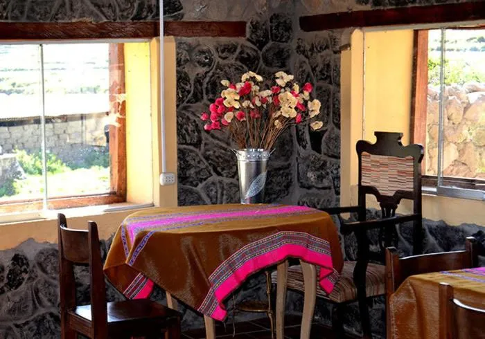Restaurant/places to eat in La Casa de Santiago Hotel