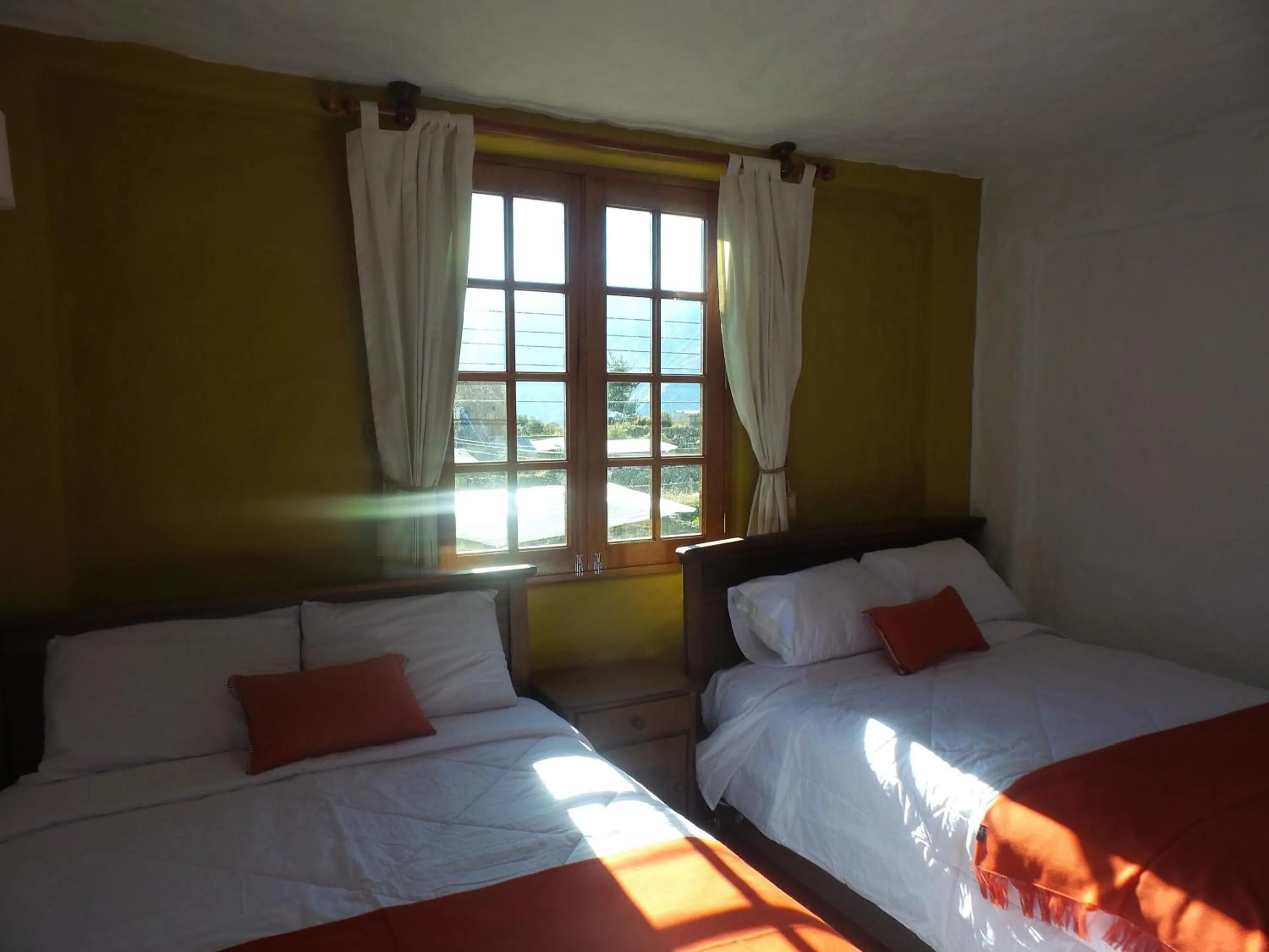 Photo of the whole room, Bed in La Casa de Santiago Hotel