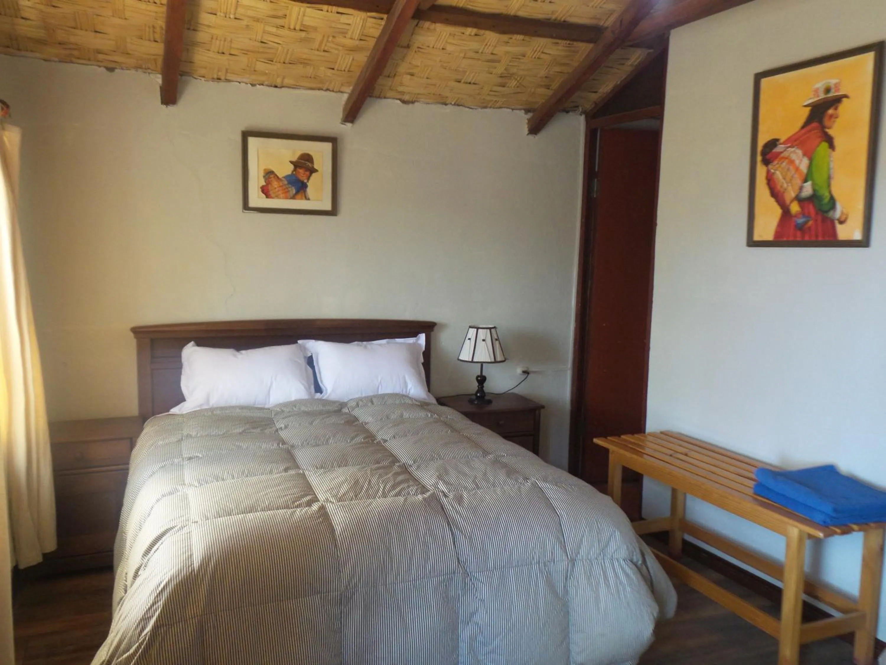 Photo of the whole room, Bed in La Casa de Santiago Hotel