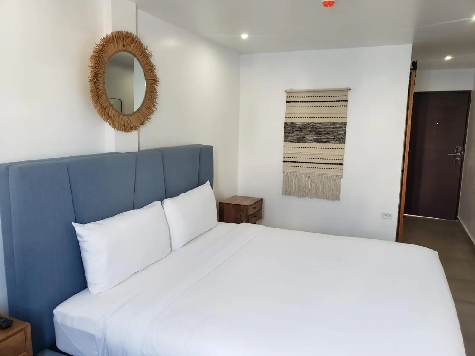Bedroom, Bed in Parguera Plaza Hotel - Adults Only