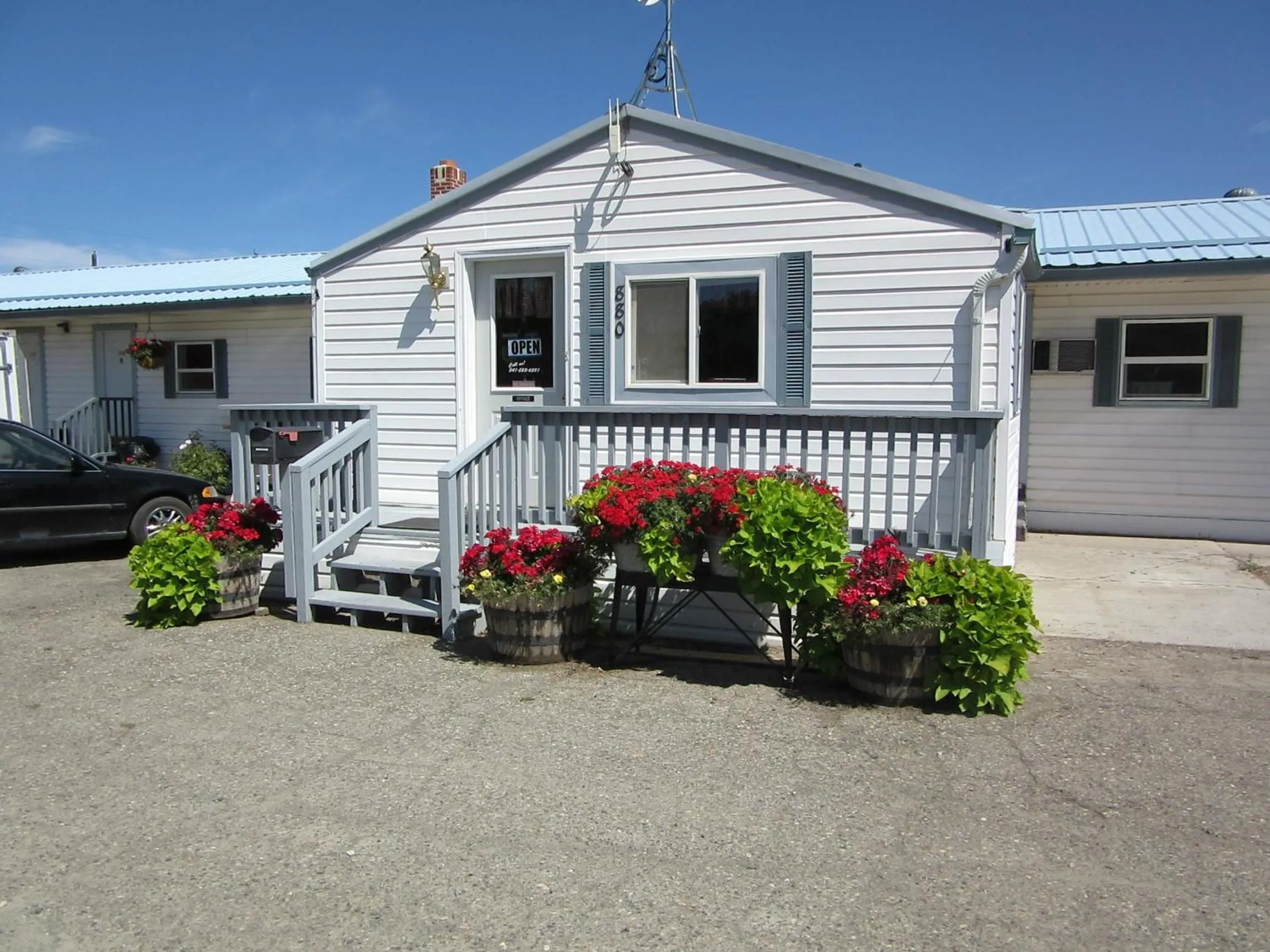 Facade/entrance in Baker City Motel & RV
