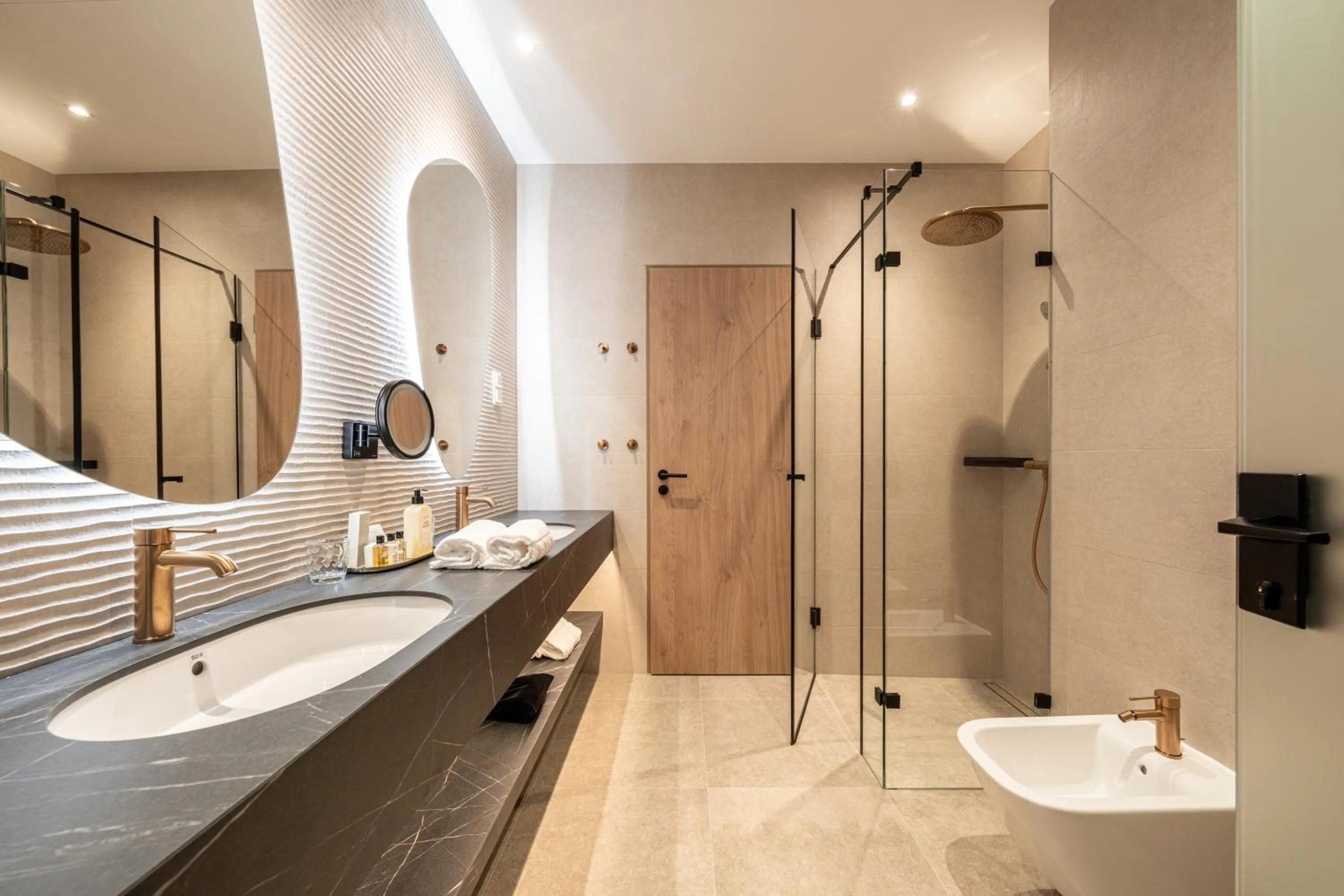 Bathroom in BasiliQ Hotel