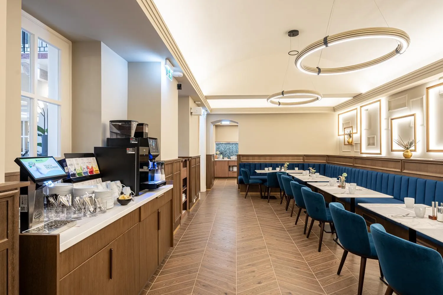 Restaurant/places to eat in BasiliQ Hotel