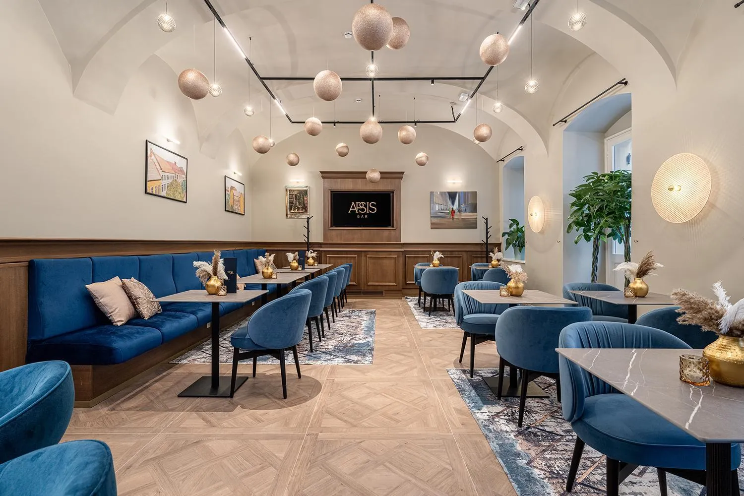 Lounge or bar in BasiliQ Hotel