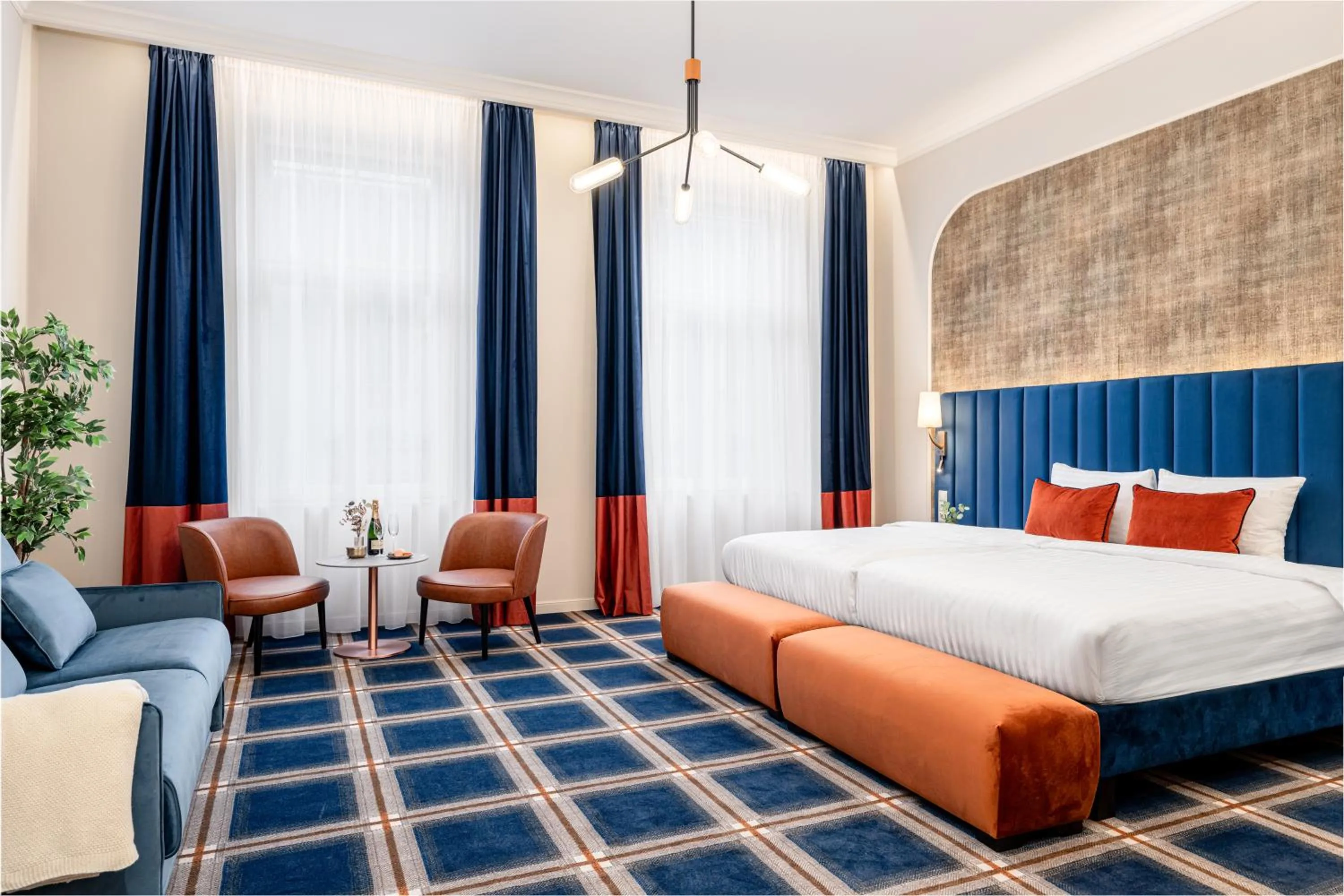 Photo of the whole room, Bed in BasiliQ Hotel