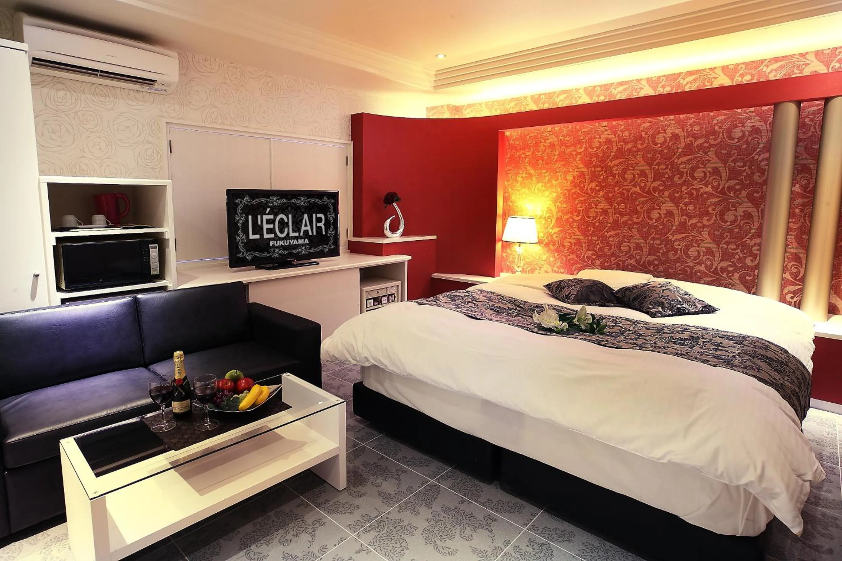 Bed in Hotel L'eclair (Adult Only)