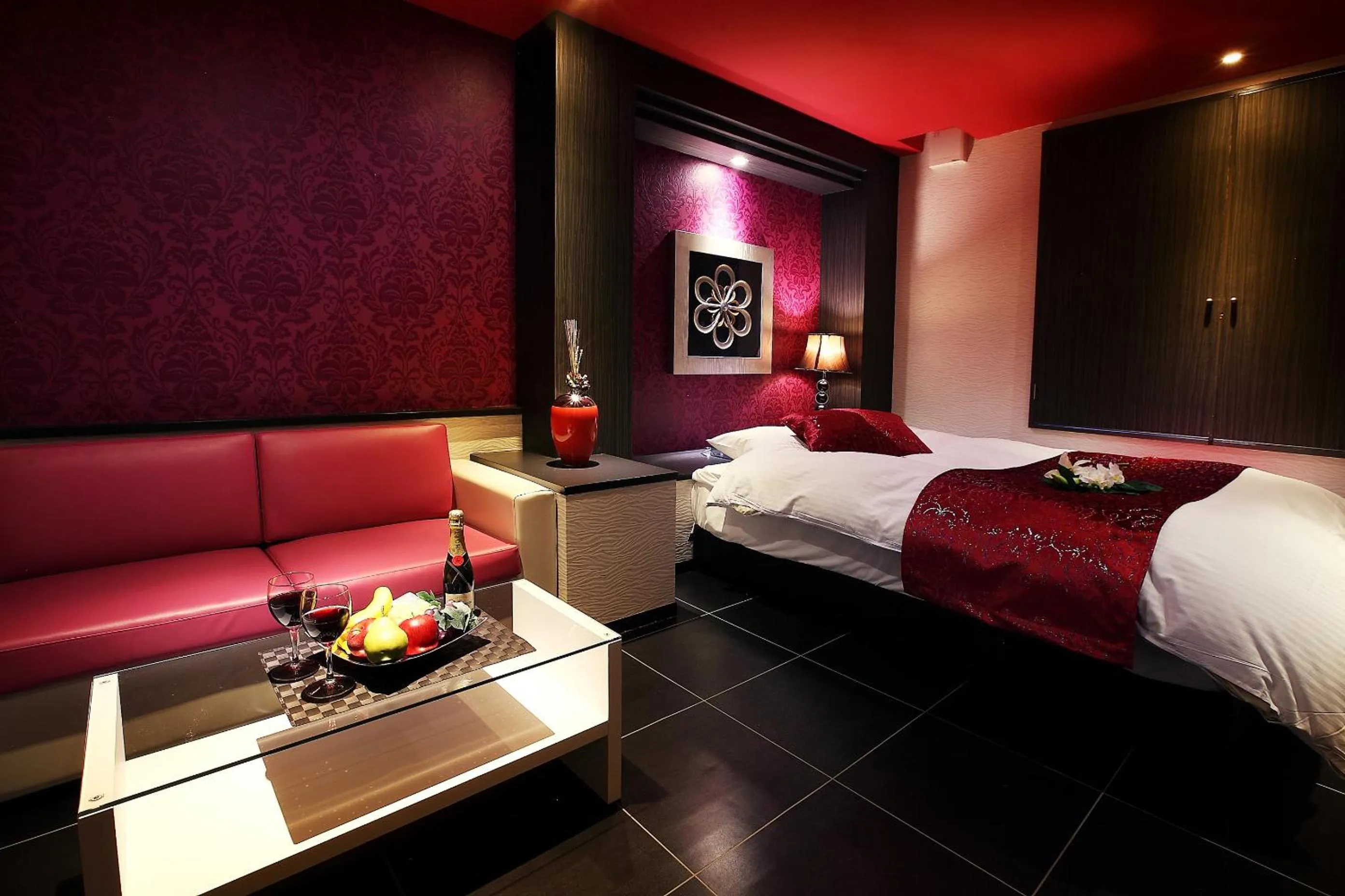 Bed in Hotel L'eclair (Adult Only)