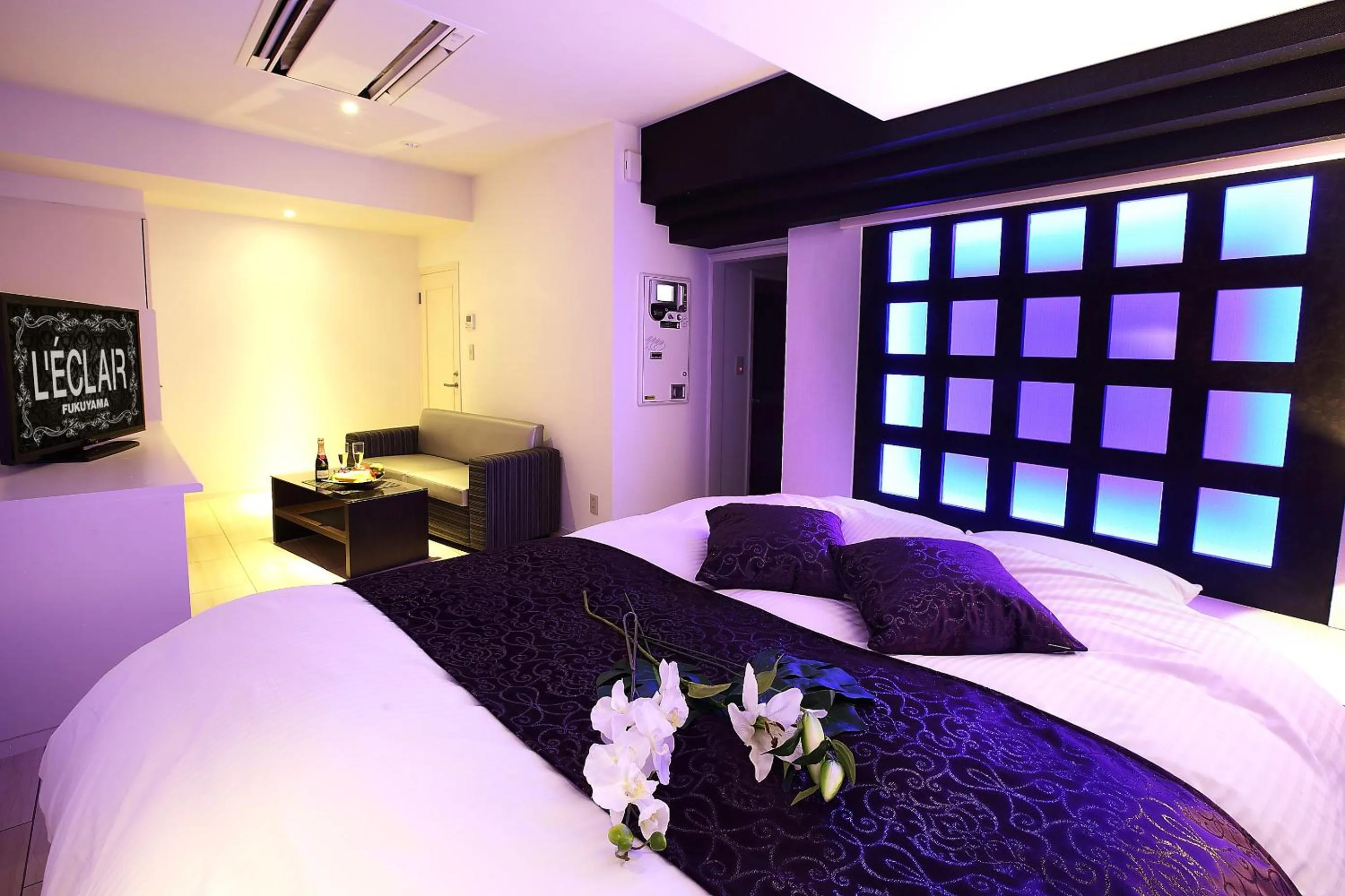 Bed in Hotel L'eclair (Adult Only)