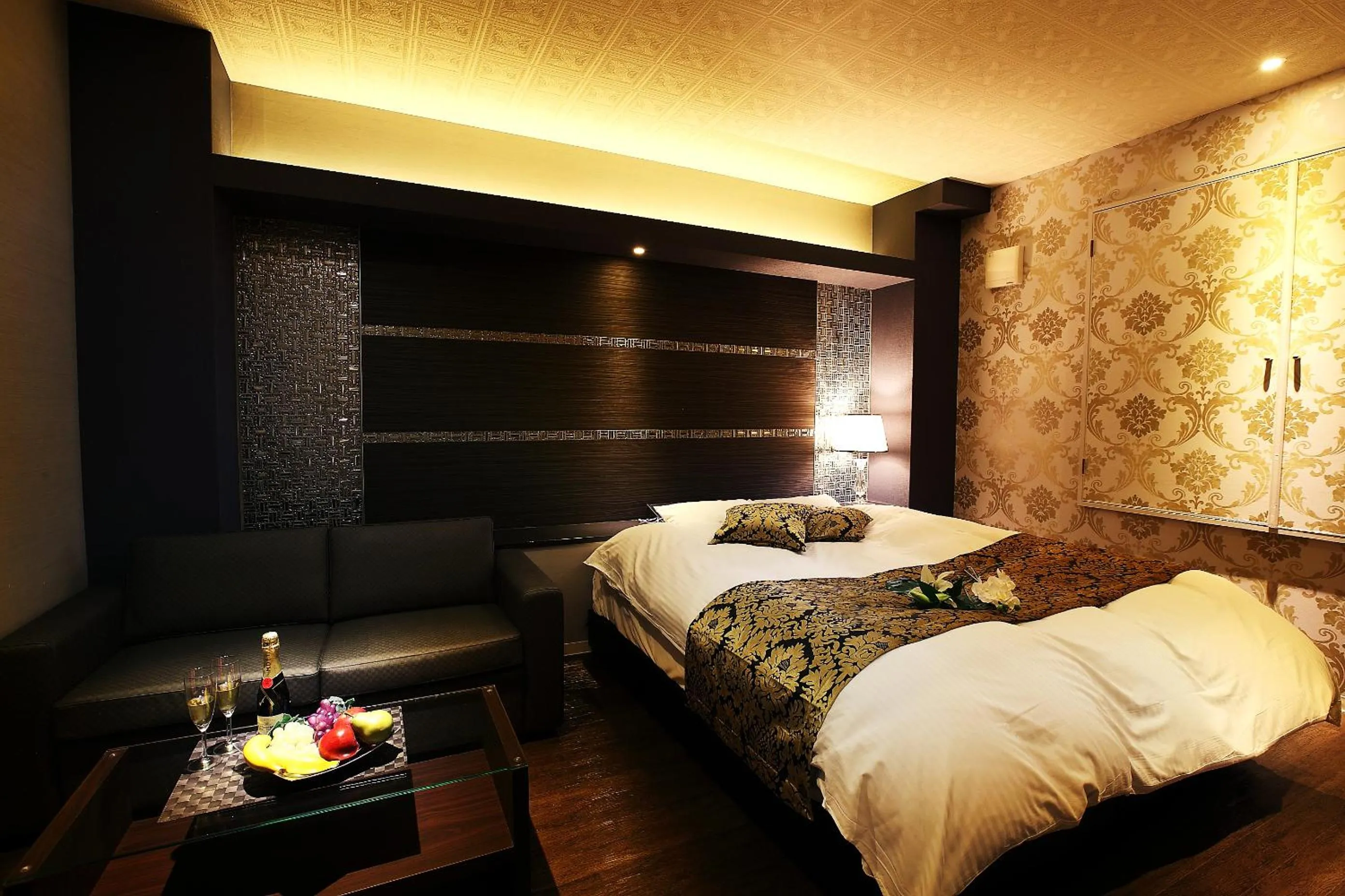 Bed in Hotel L'eclair (Adult Only)