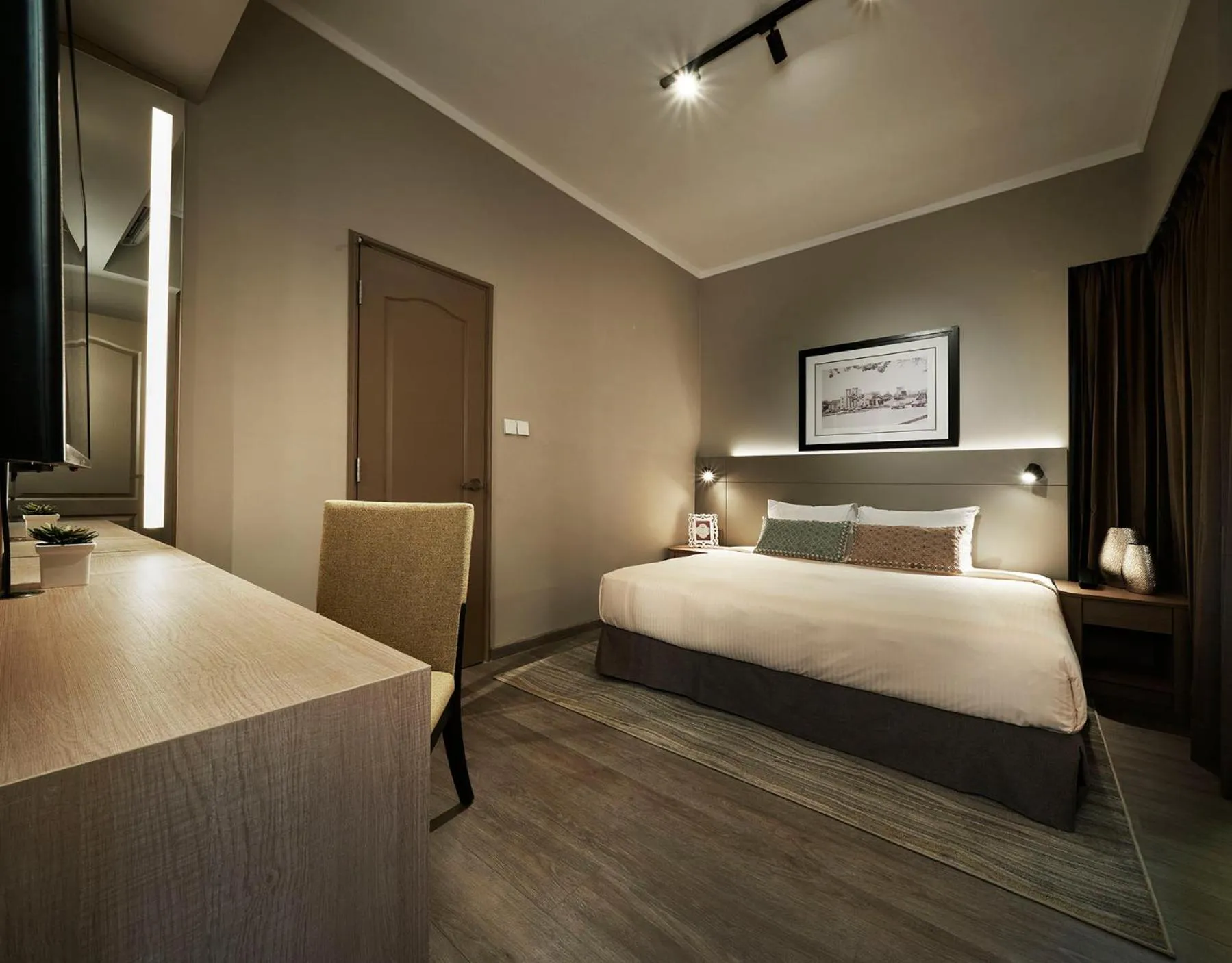 Bedroom, Bed in Great World Residences