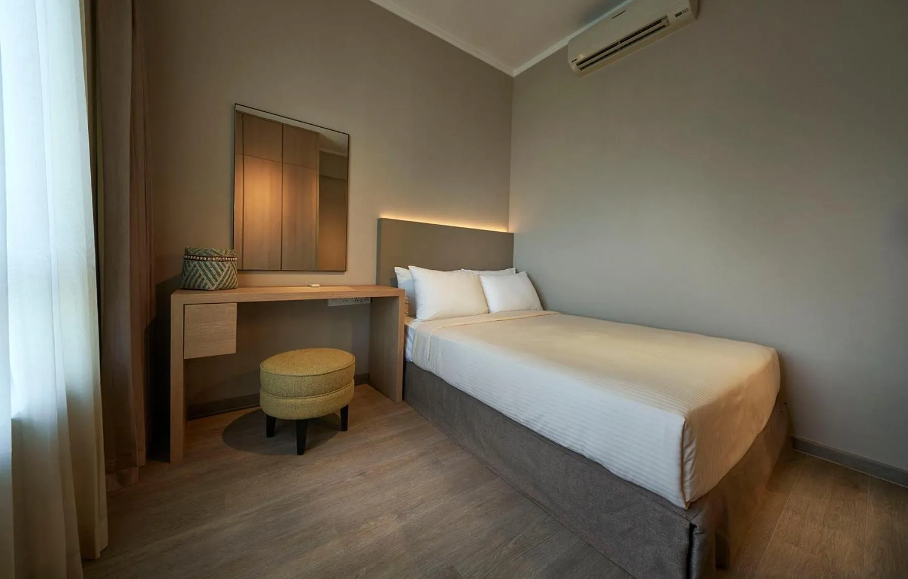 Bedroom, Bed in Great World Residences