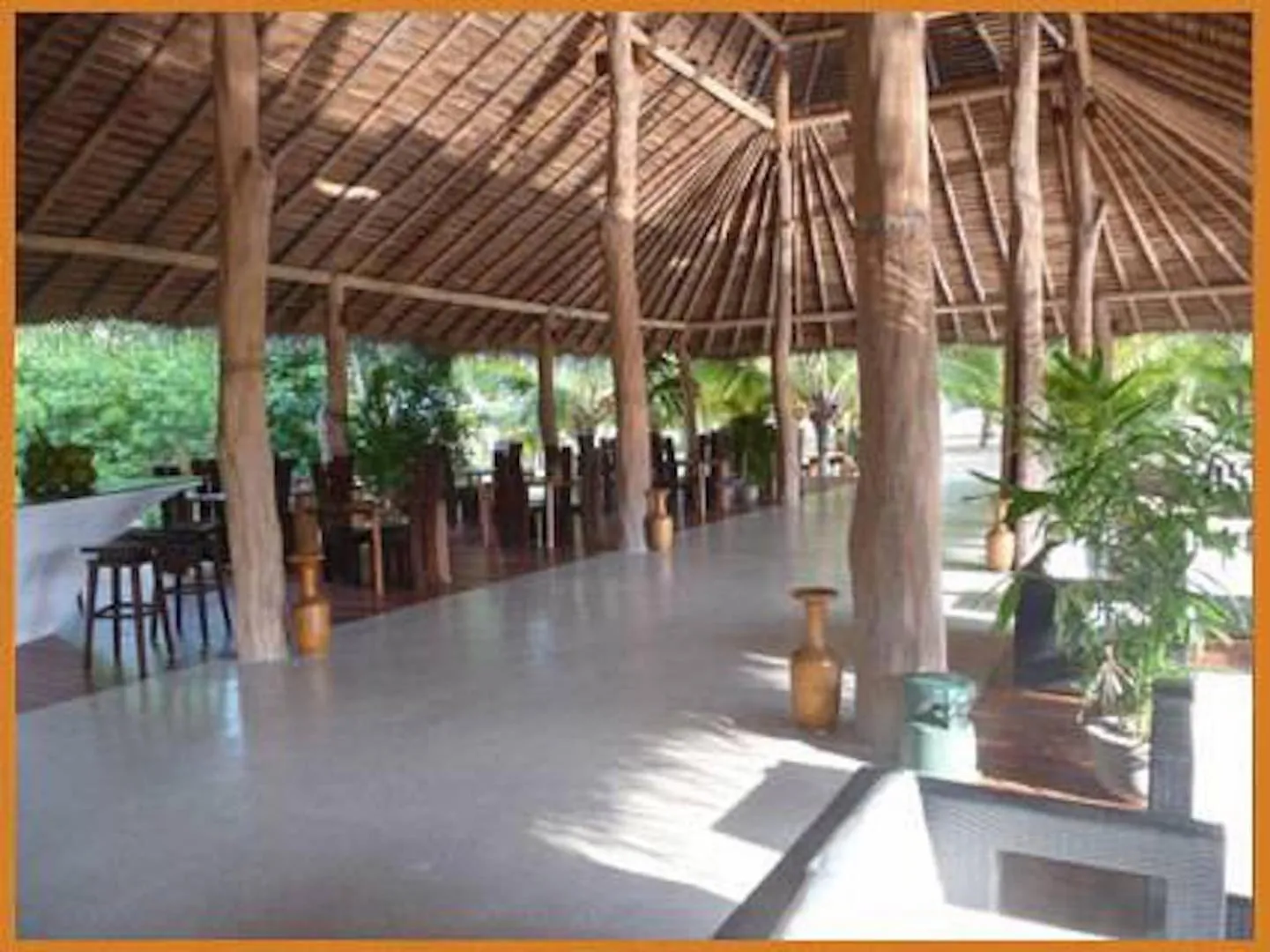 Restaurant/places to eat in Mangrove Beach Chalets