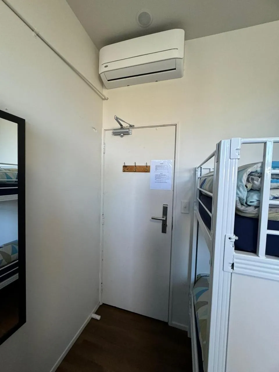 air conditioner in Backpackers Central Hamilton