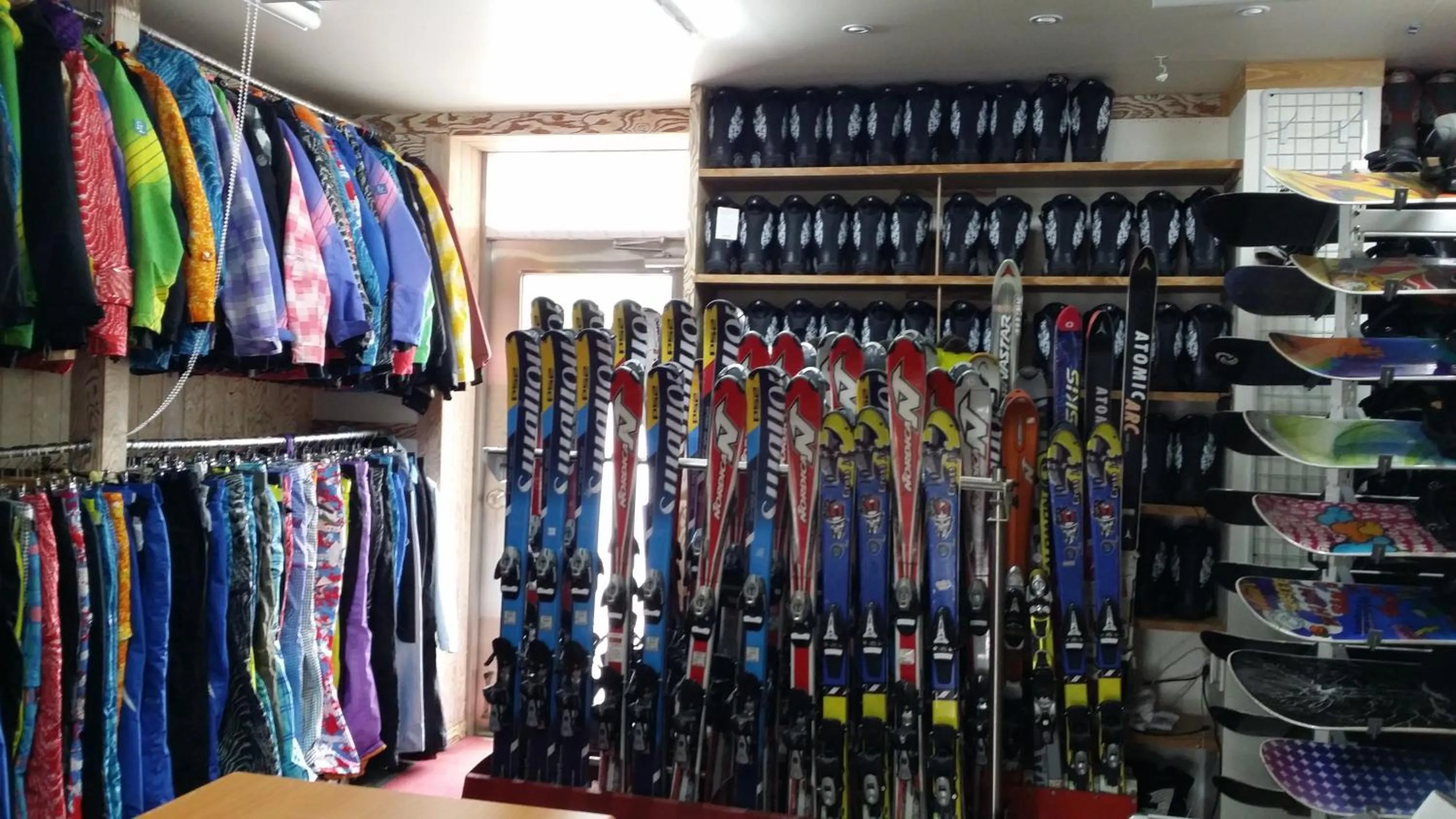 Green and Blue Hotel