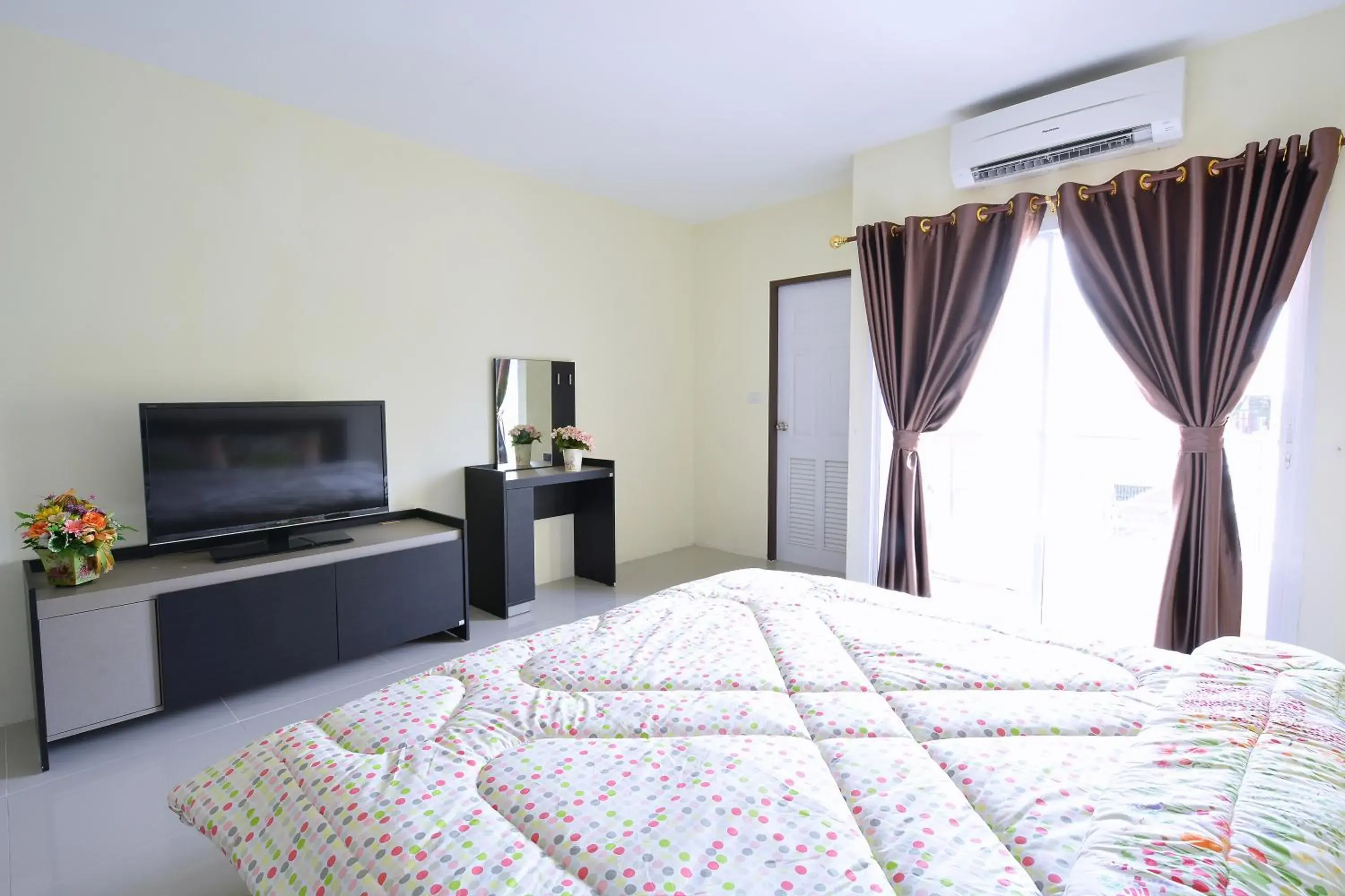Deluxe Double Room with Balcony in 42 Place Deluxe Double Room with Balcony in 42 Place