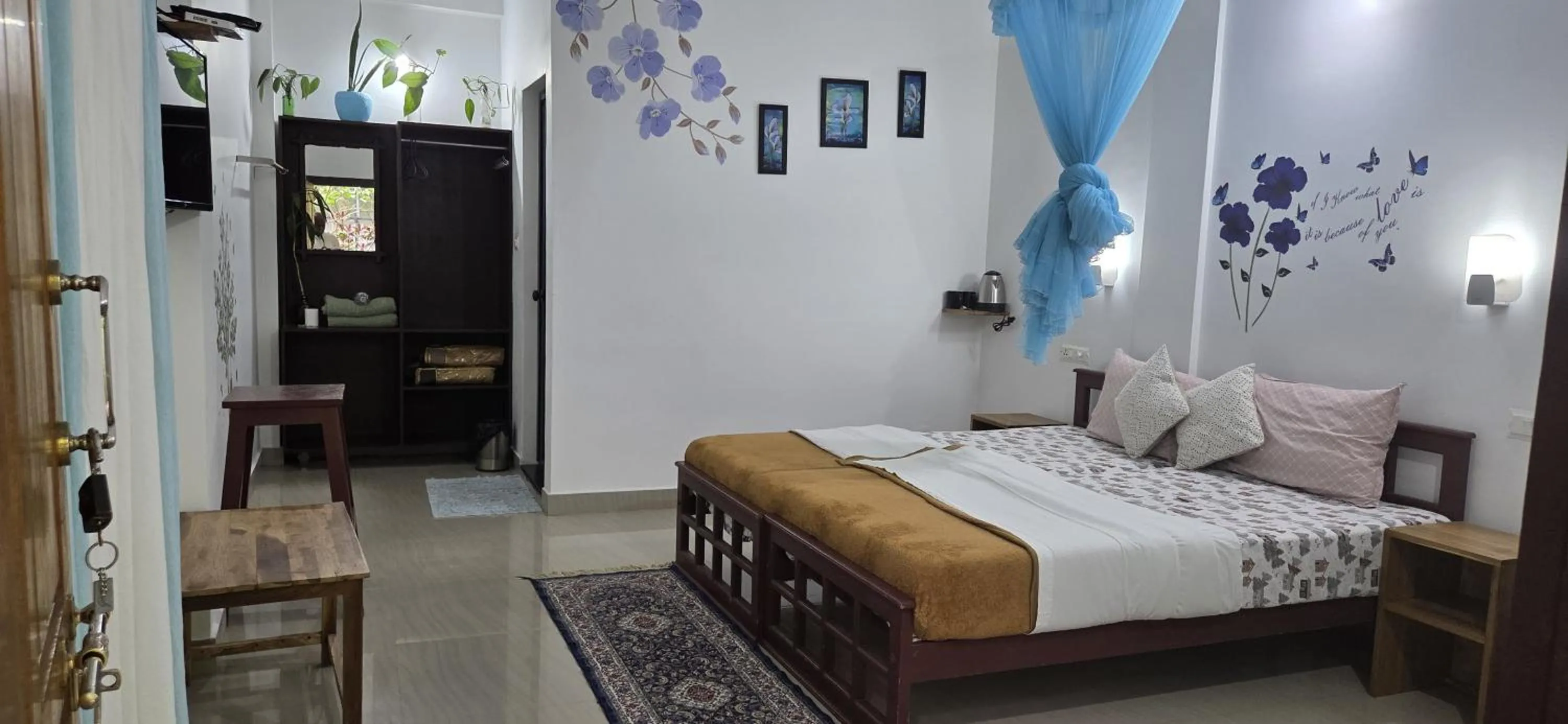 Bed in Periyar Inn