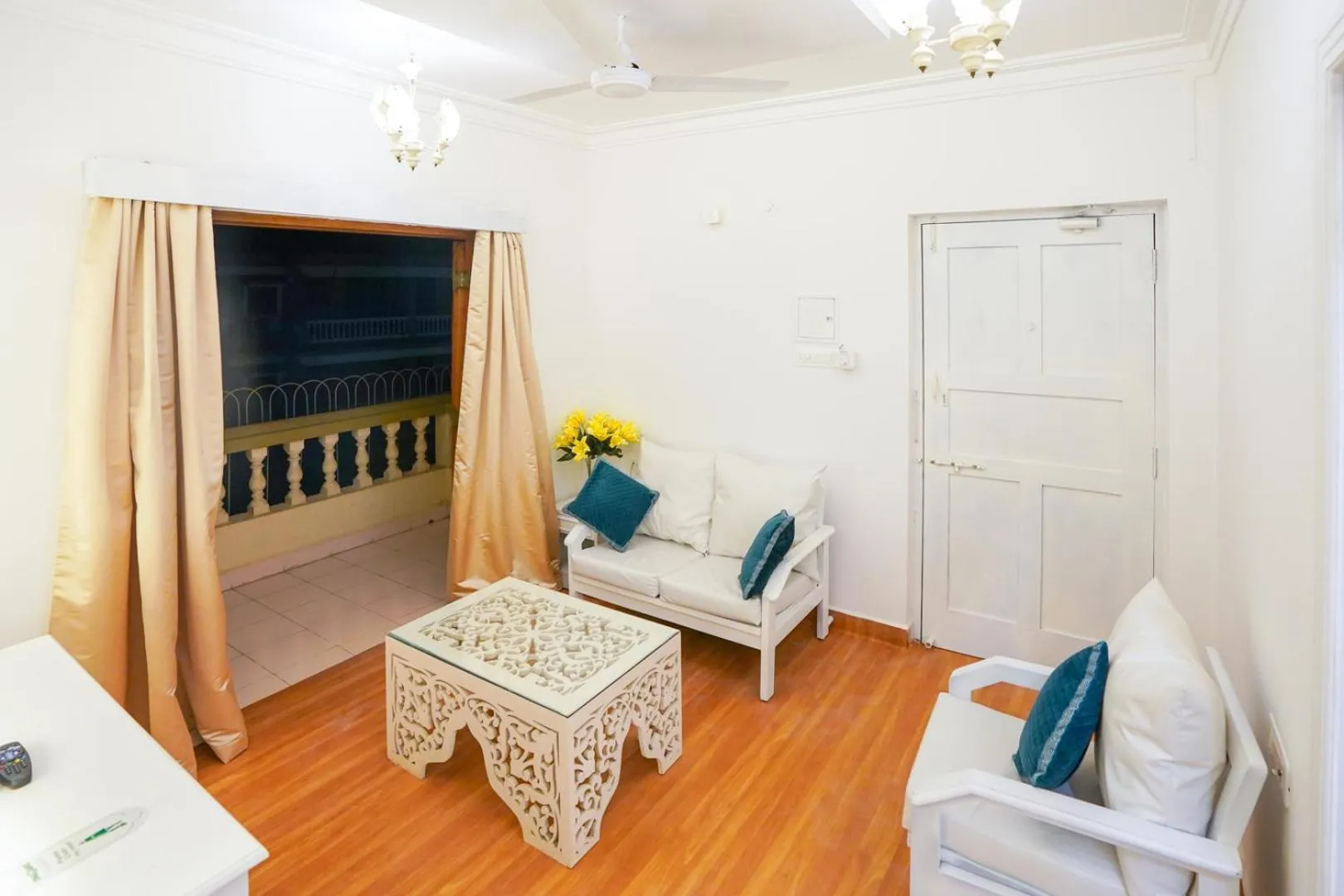 Living room in Lillywoods Highland Beach Resort- Candolim