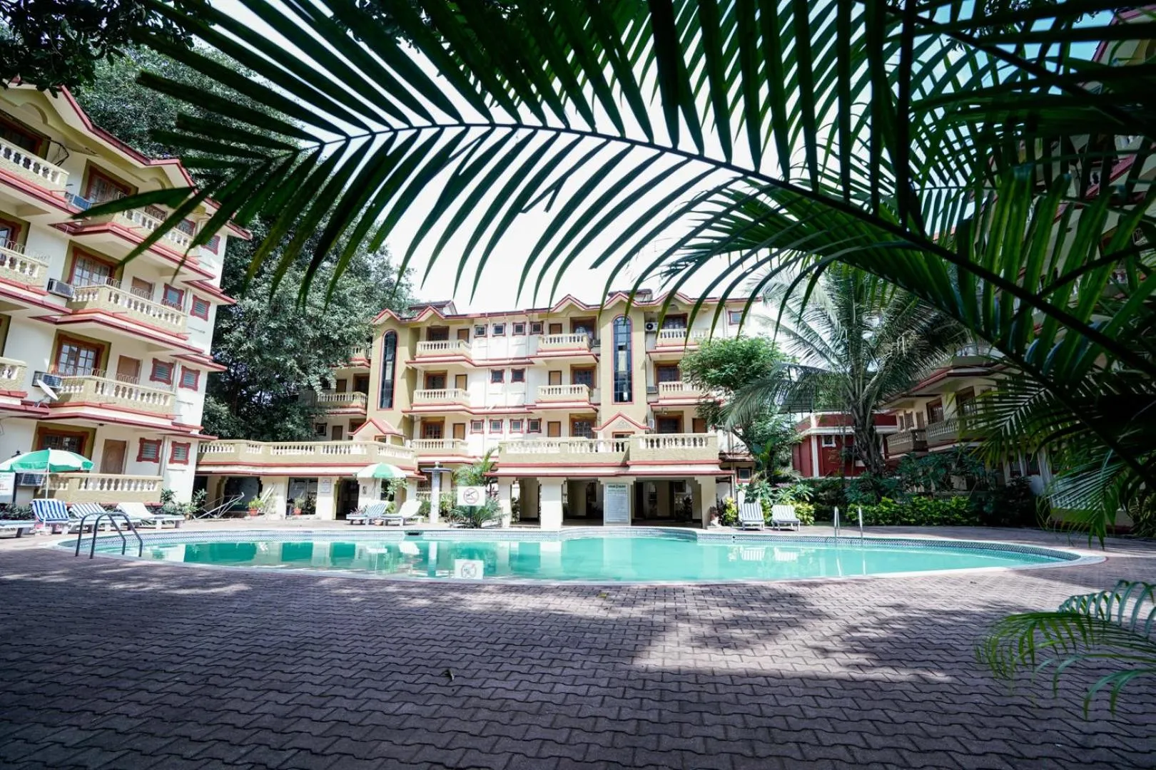 Facade/entrance in Lillywoods Highland Beach Resort- Candolim