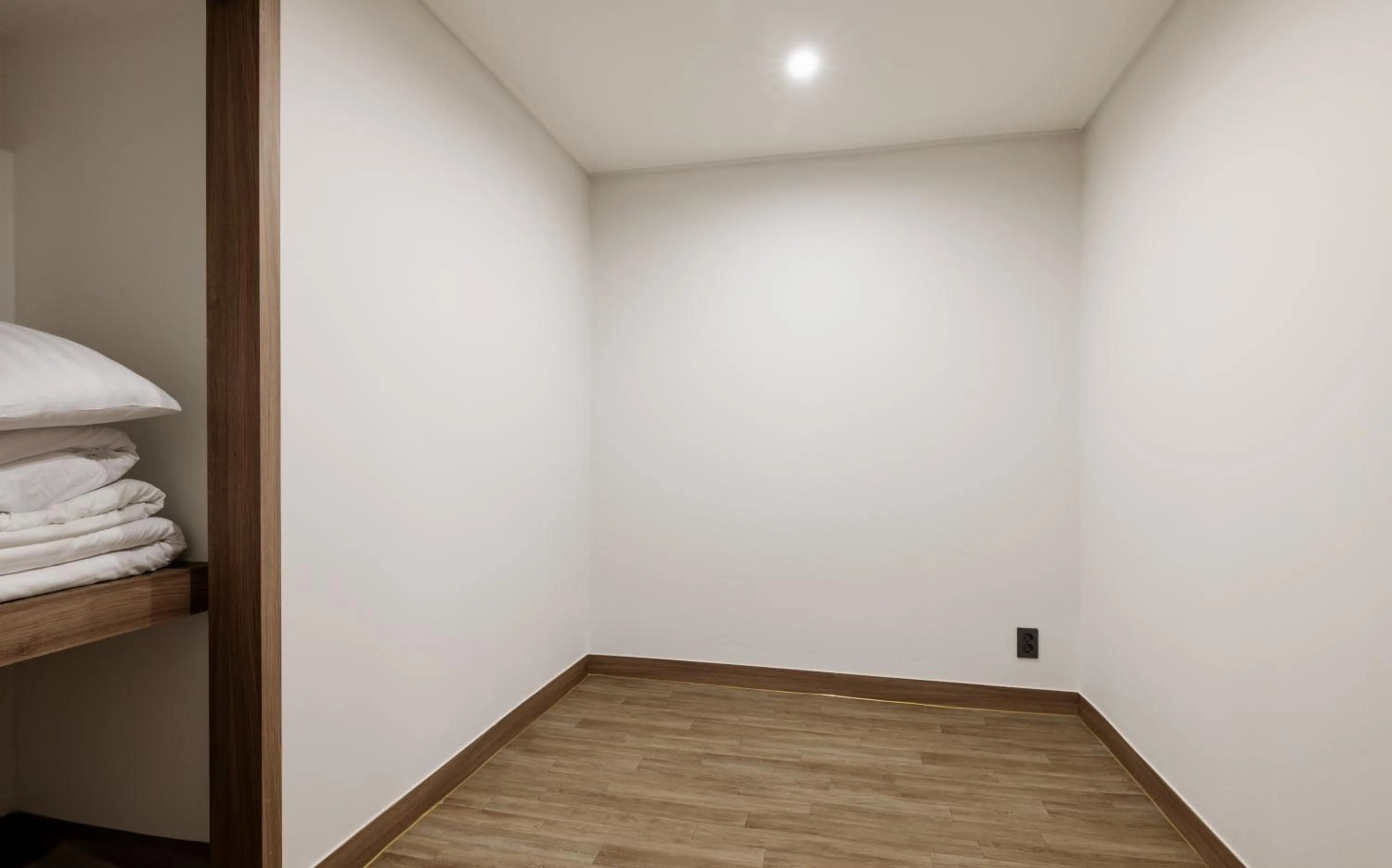 Bedroom, Bed in KensingtonResort JirisanNamwon