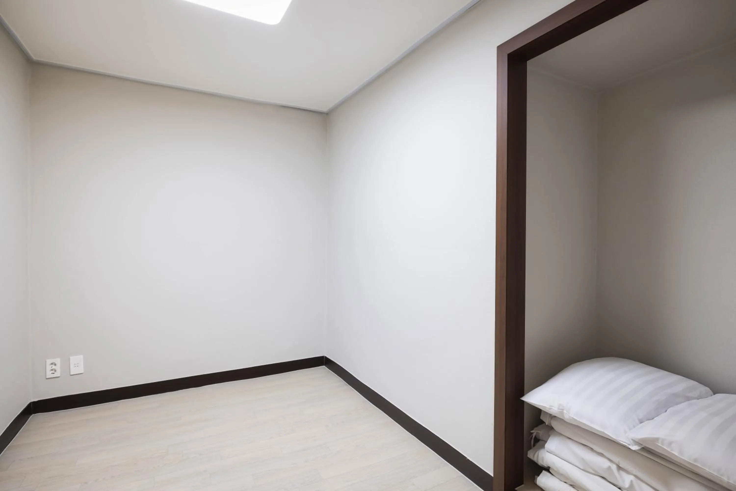 Bedroom, Bed in KensingtonResort JirisanNamwon